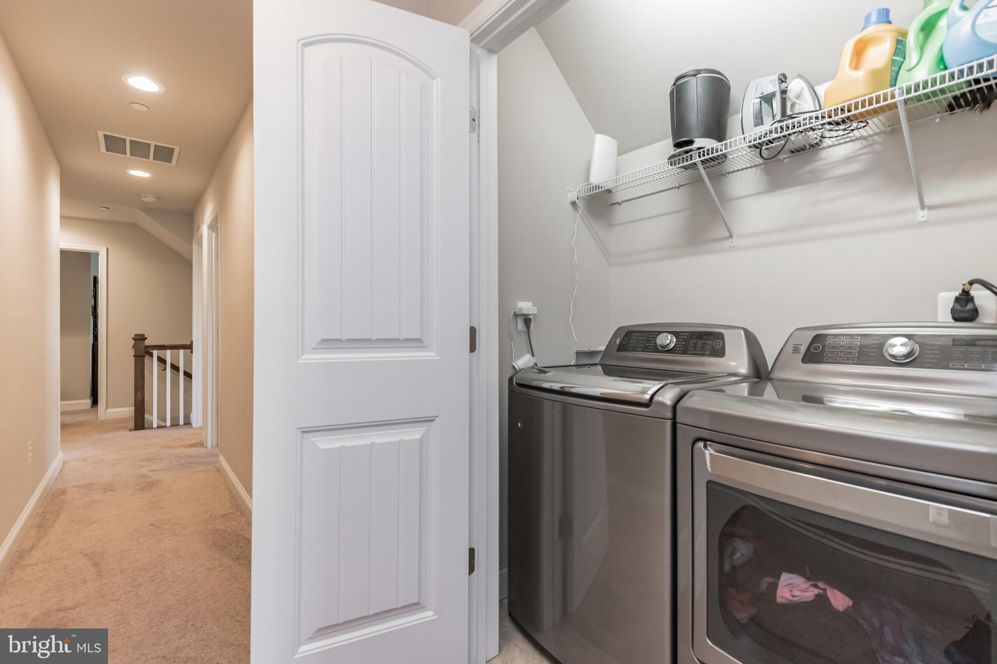 SAUNDERS POINT - Residential