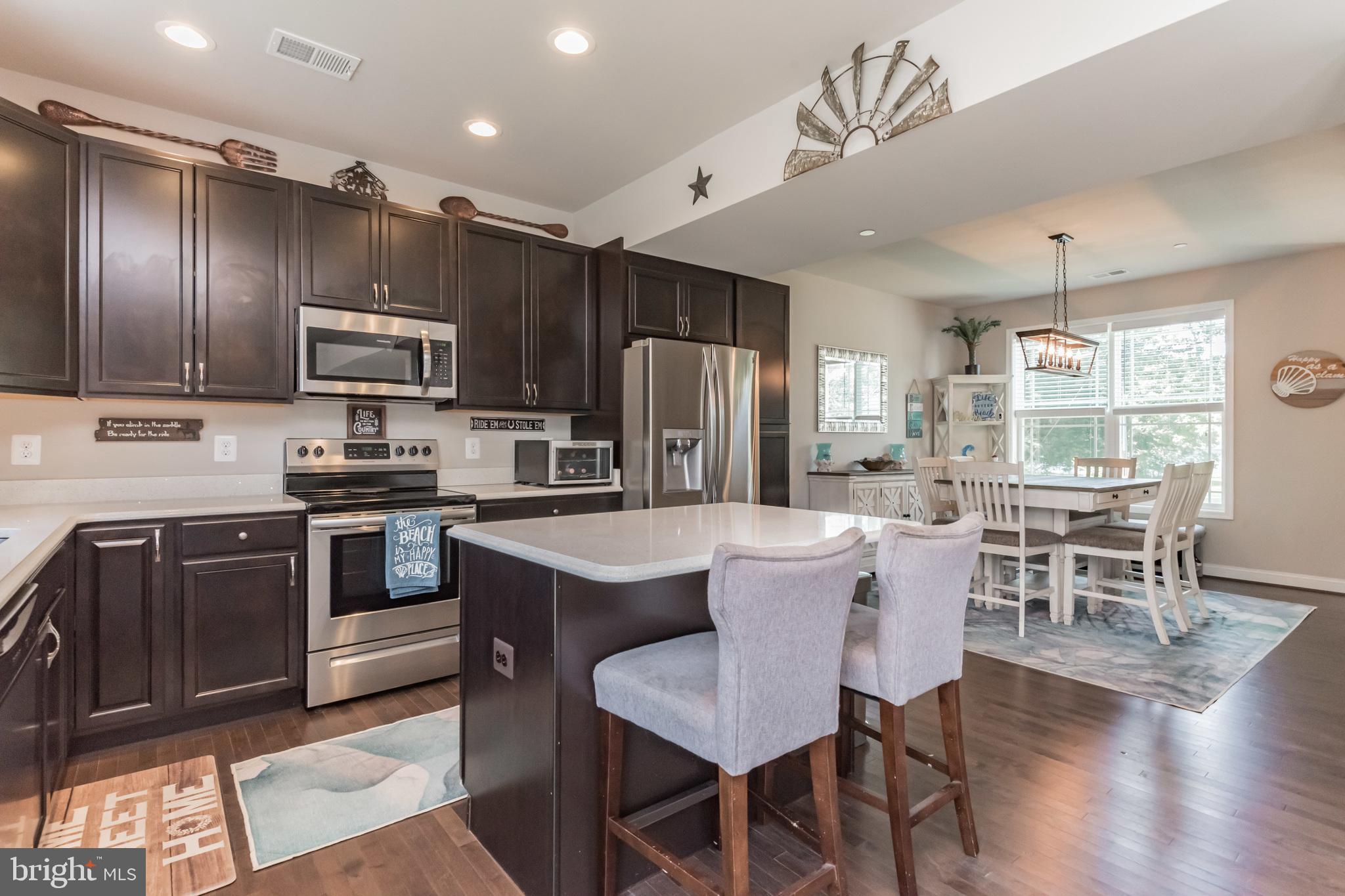 SAUNDERS POINT - Residential