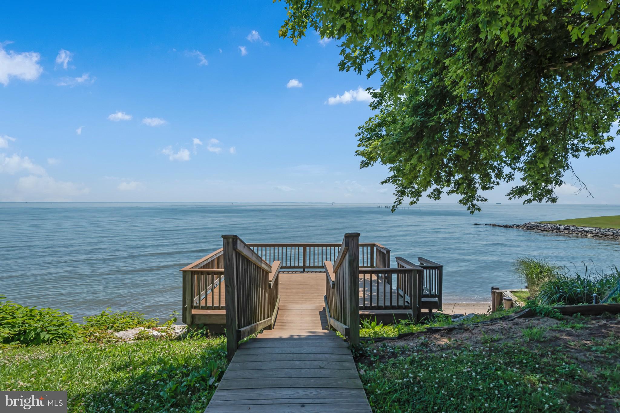 SAUNDERS POINT - Residential