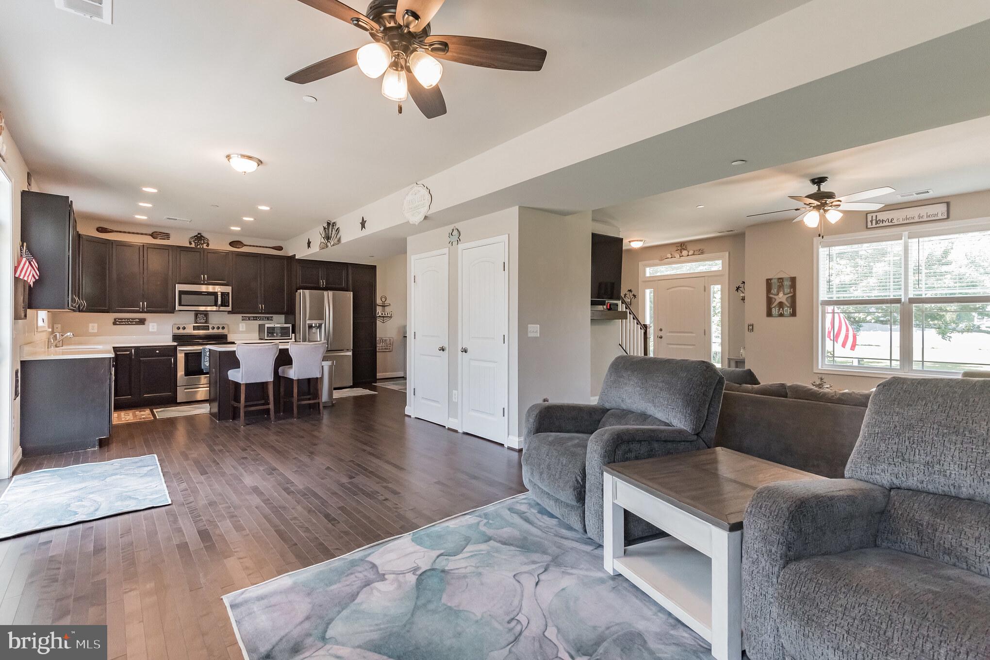 SAUNDERS POINT - Residential