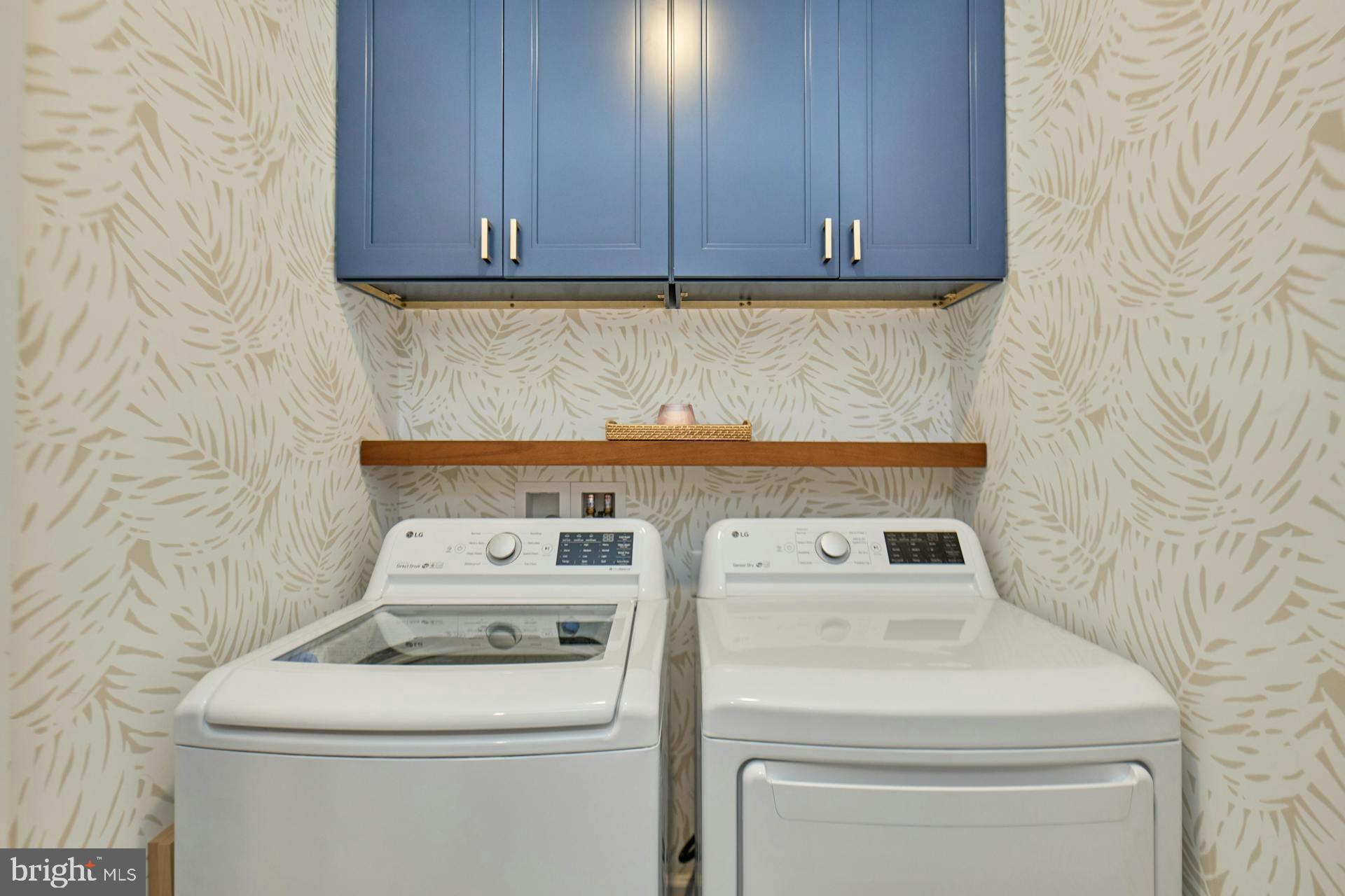 METRO ROW - Residential Lease