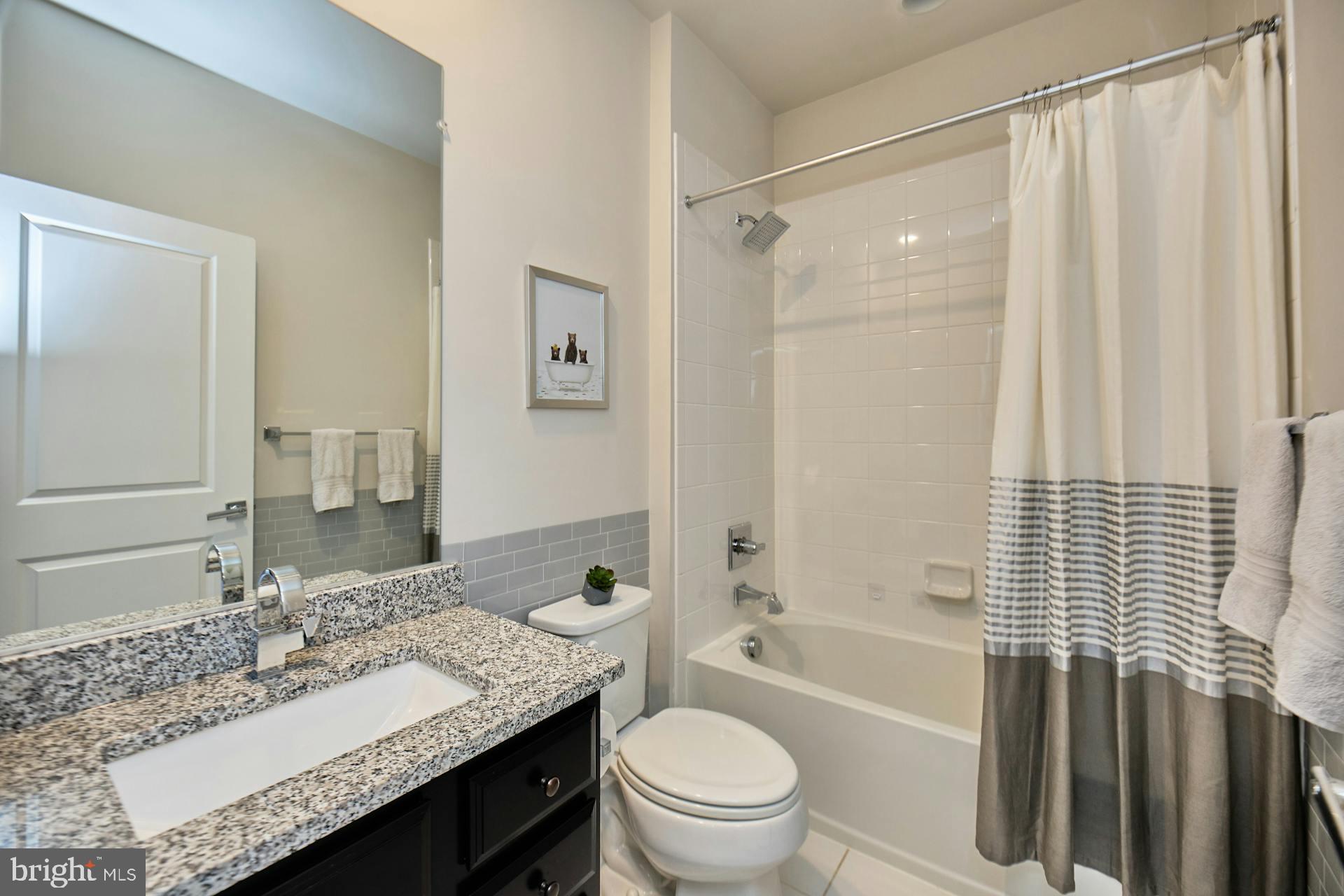 METRO ROW - Residential Lease