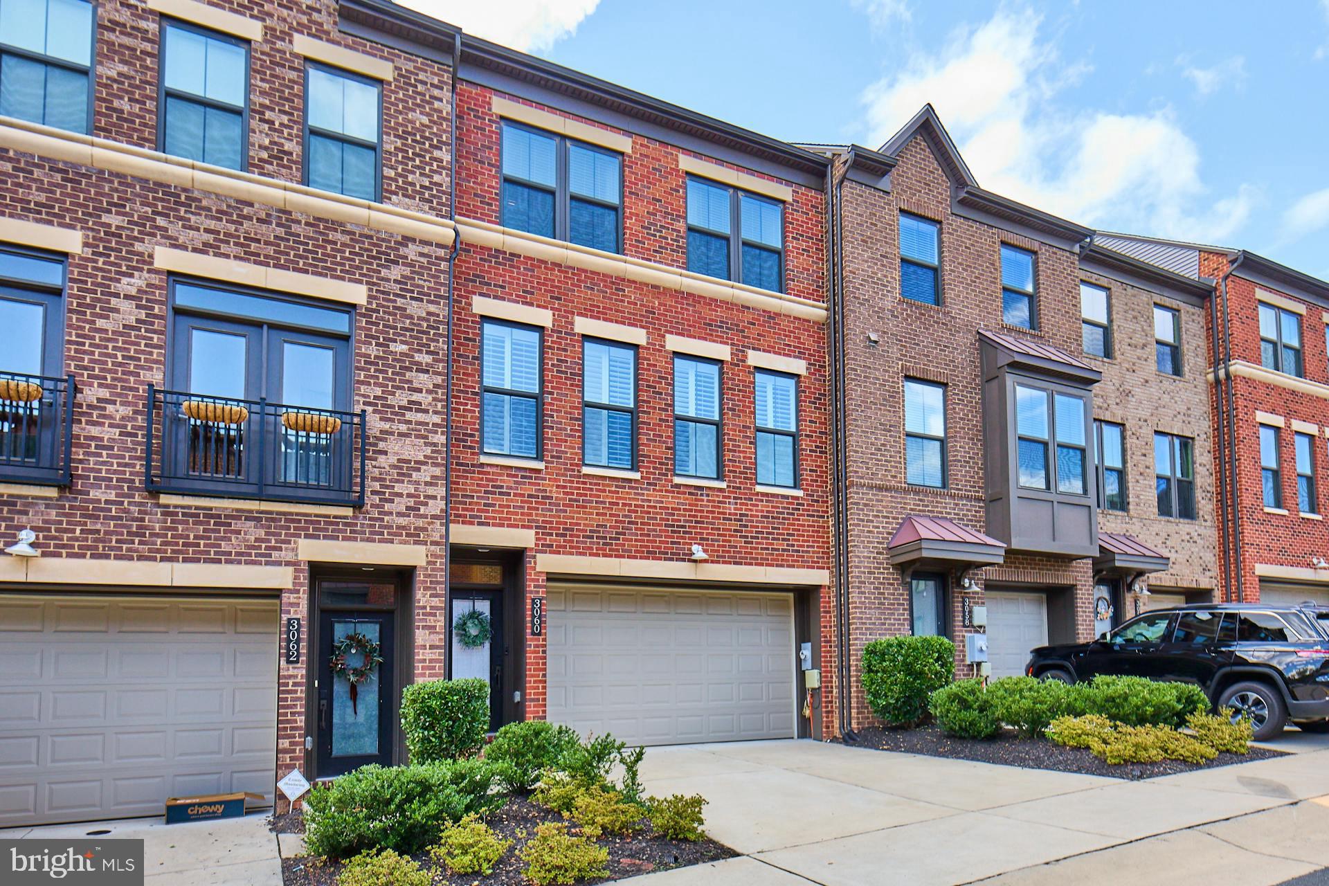 METRO ROW - Residential Lease