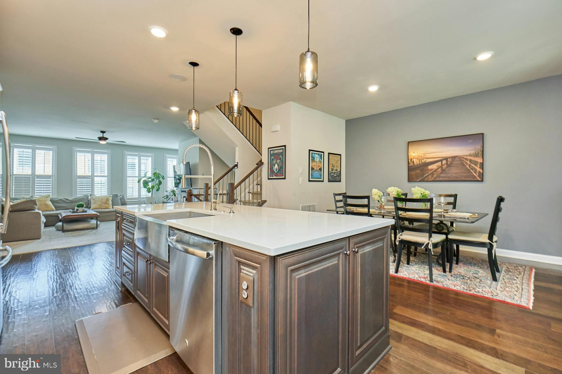 METRO ROW - Residential Lease