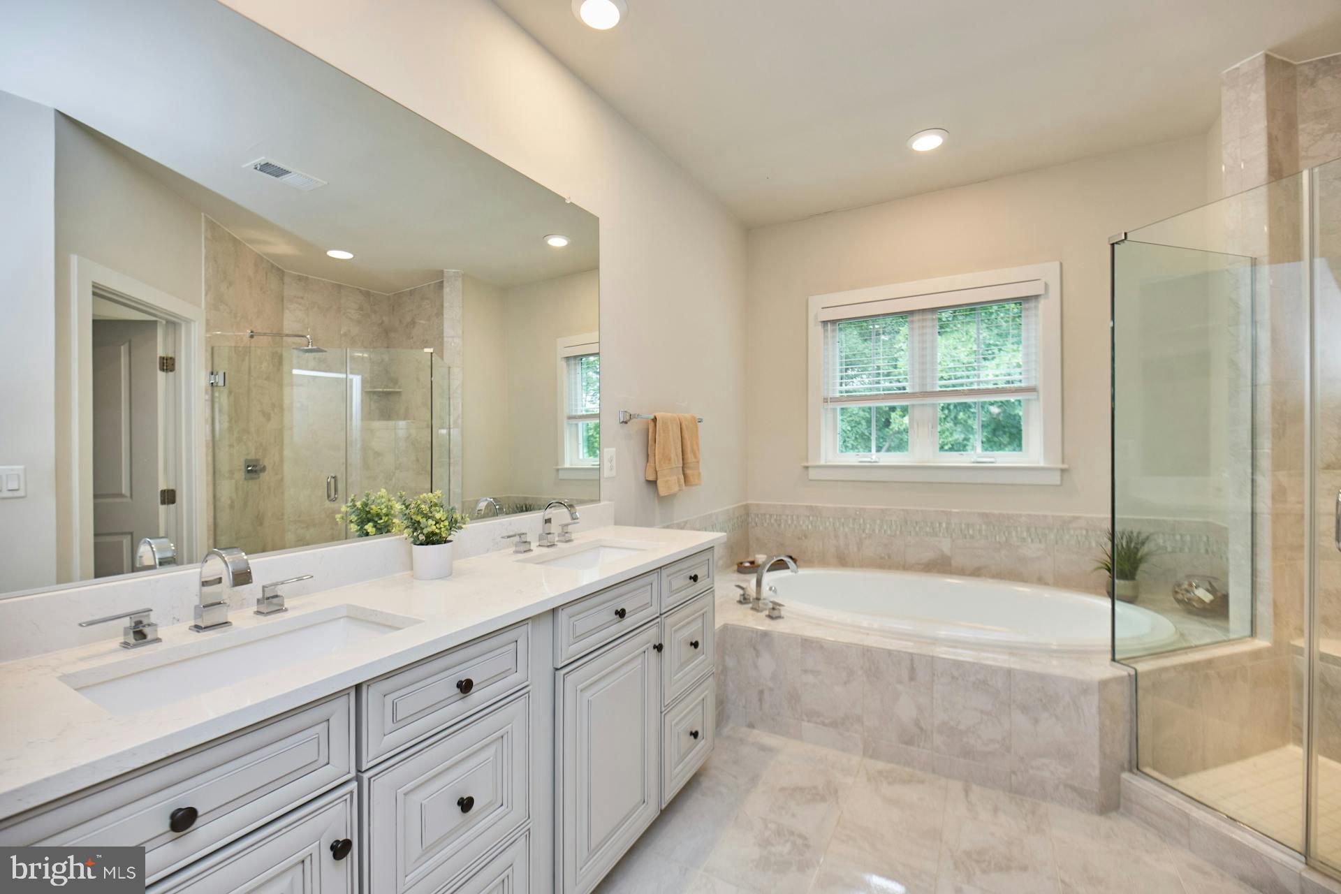 METRO ROW - Residential Lease