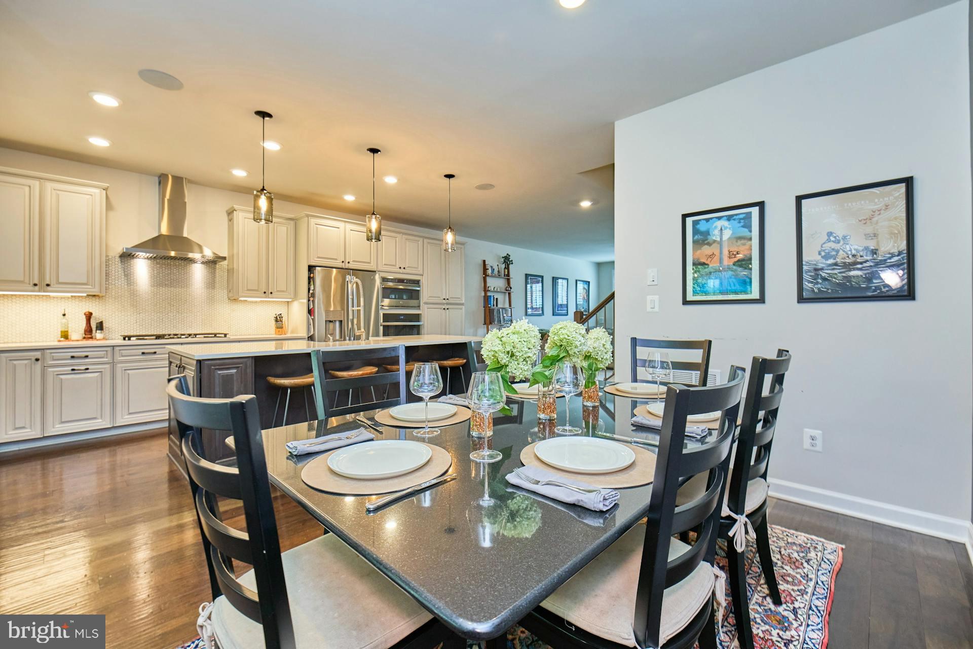 METRO ROW - Residential Lease