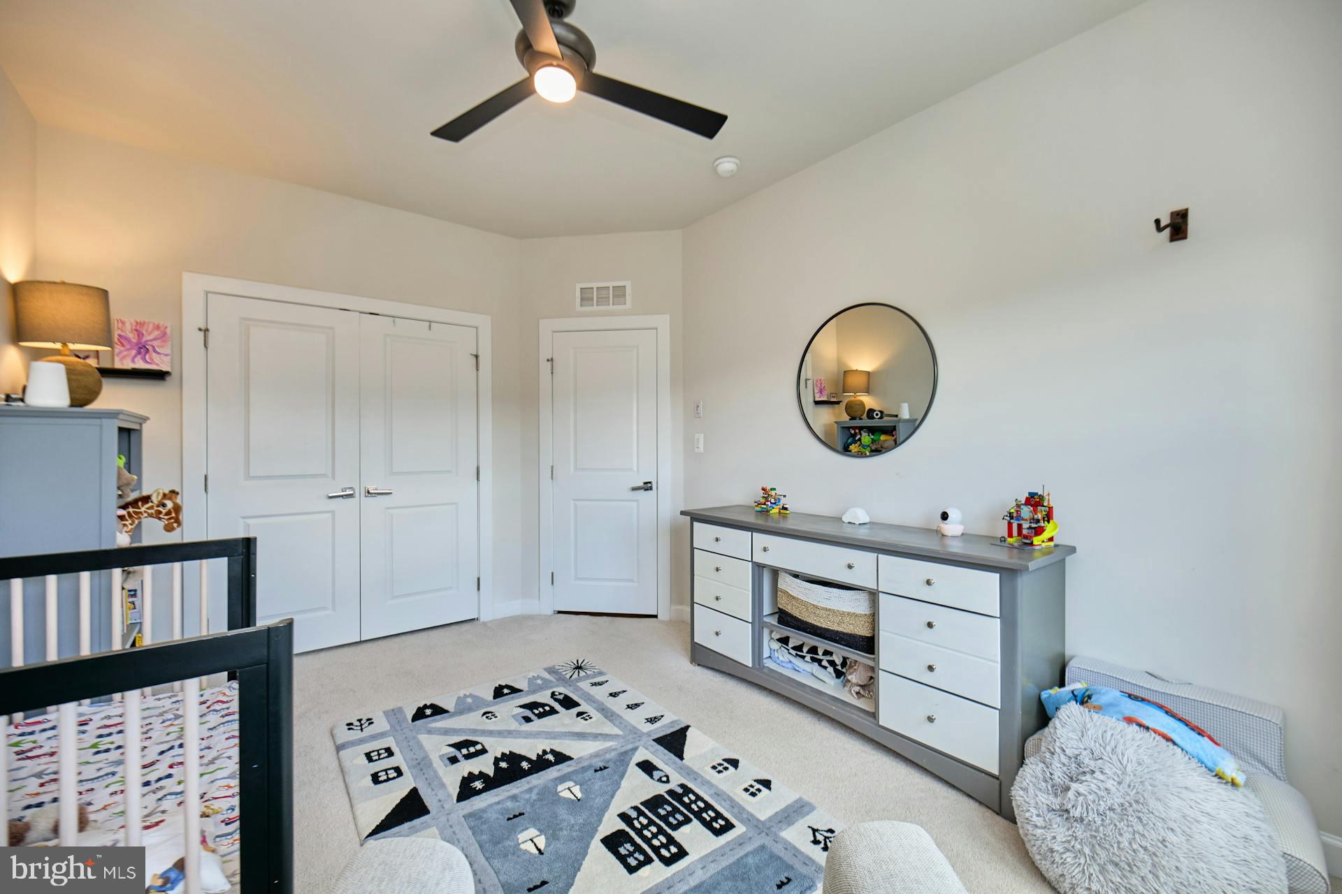 METRO ROW - Residential Lease