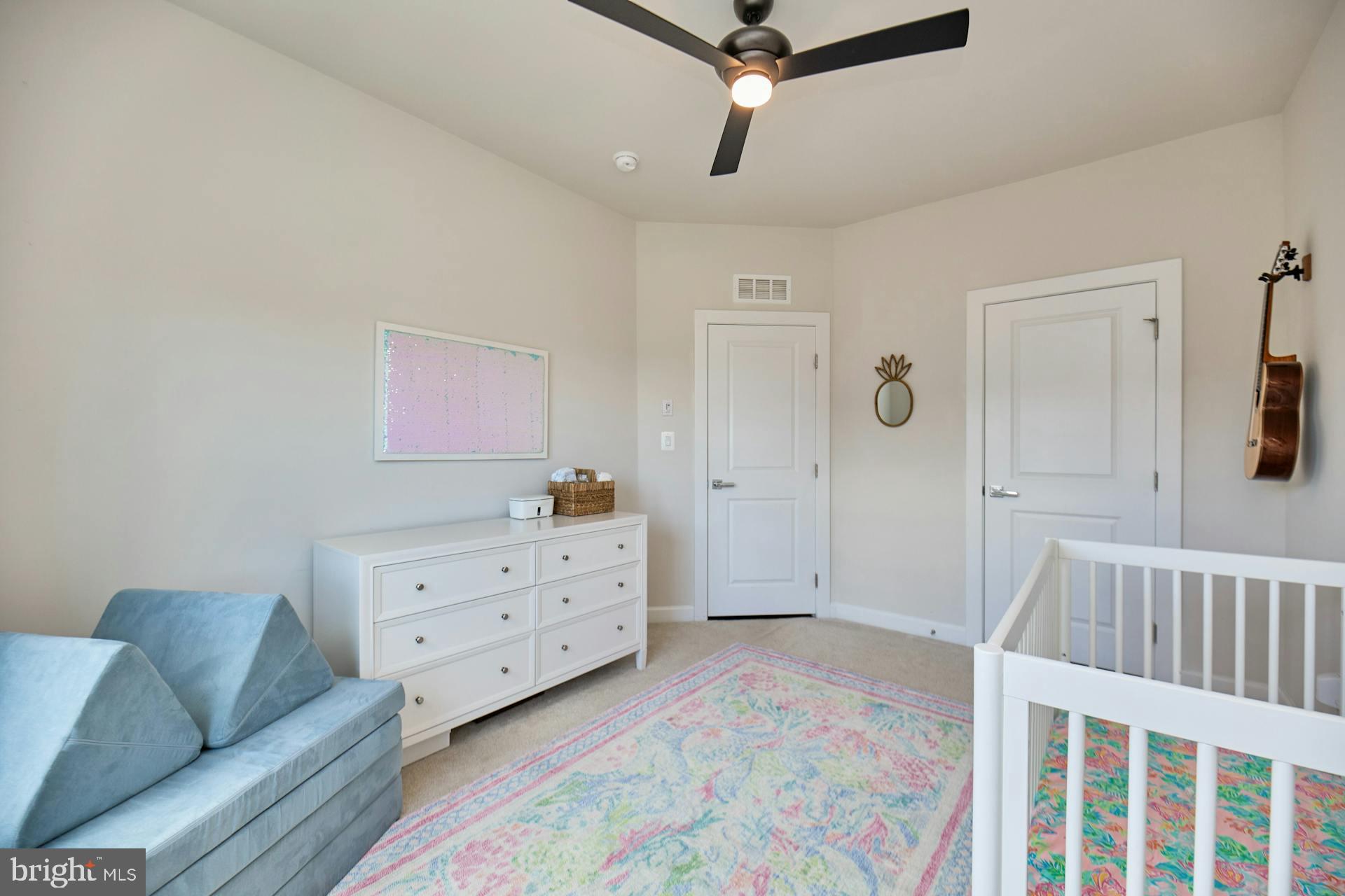 METRO ROW - Residential Lease