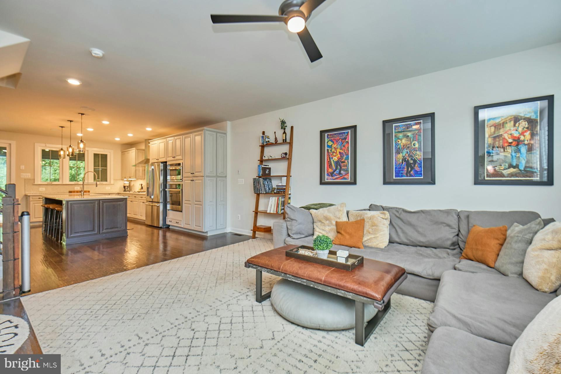 METRO ROW - Residential Lease