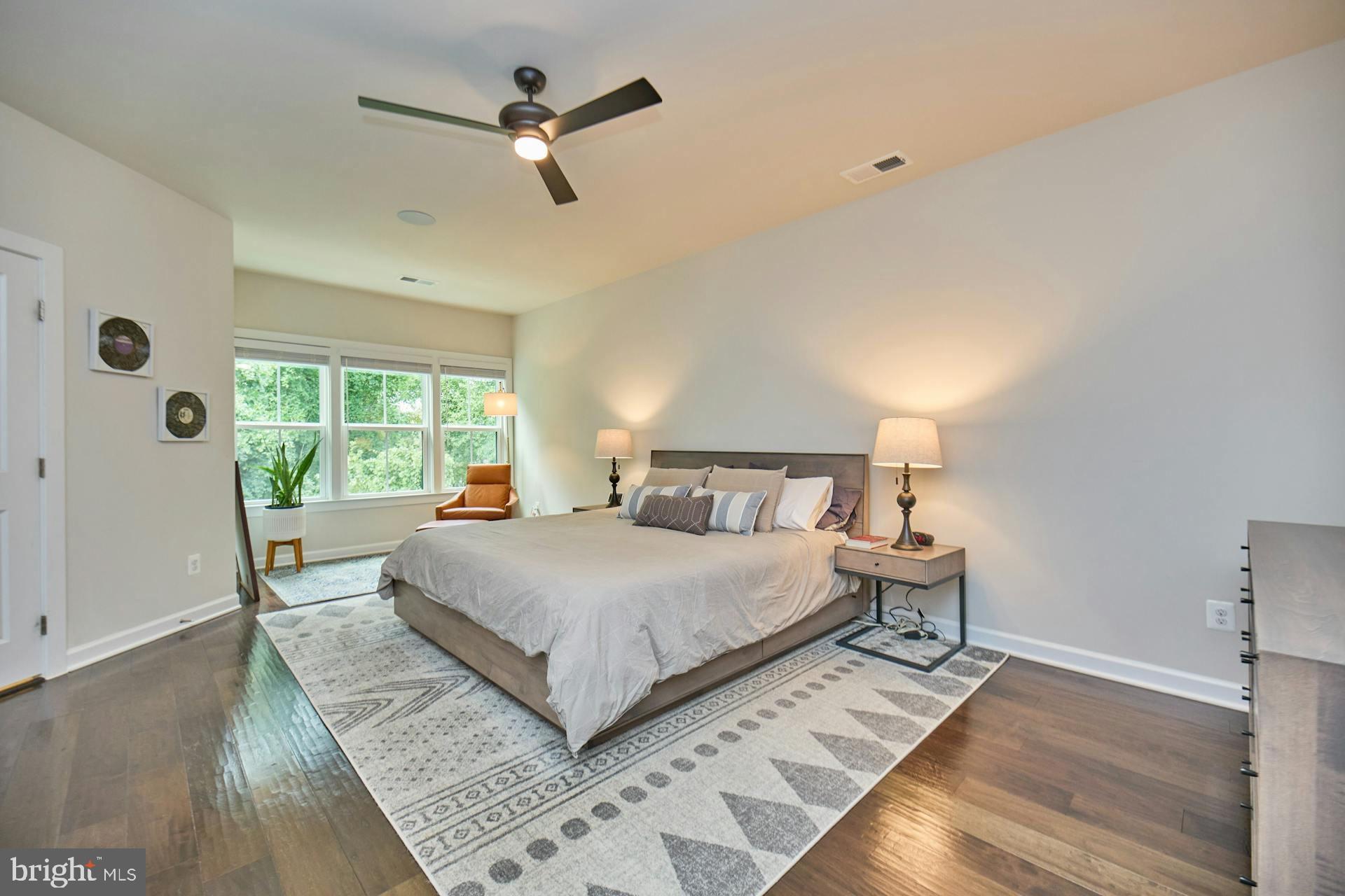 METRO ROW - Residential Lease