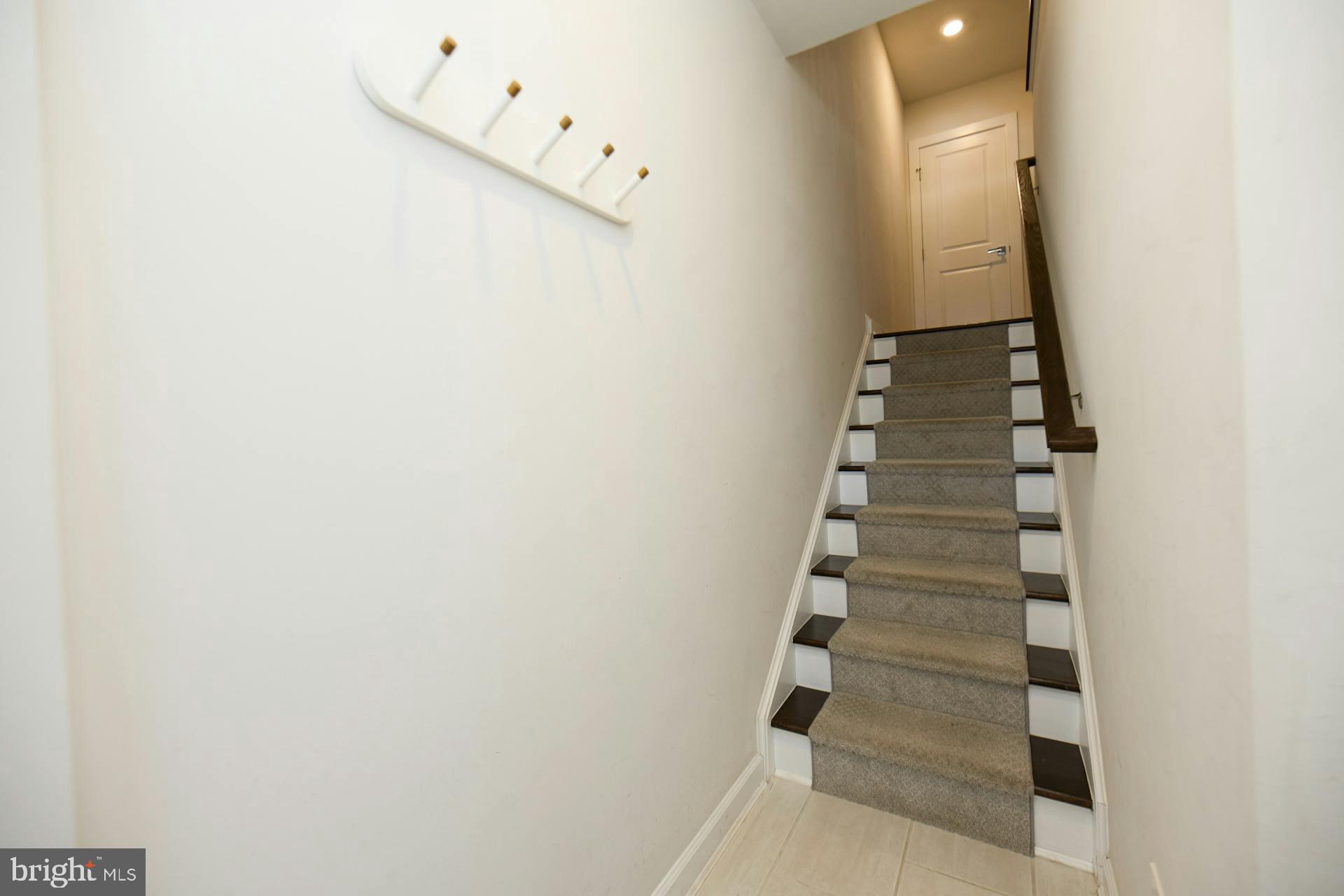 METRO ROW - Residential Lease