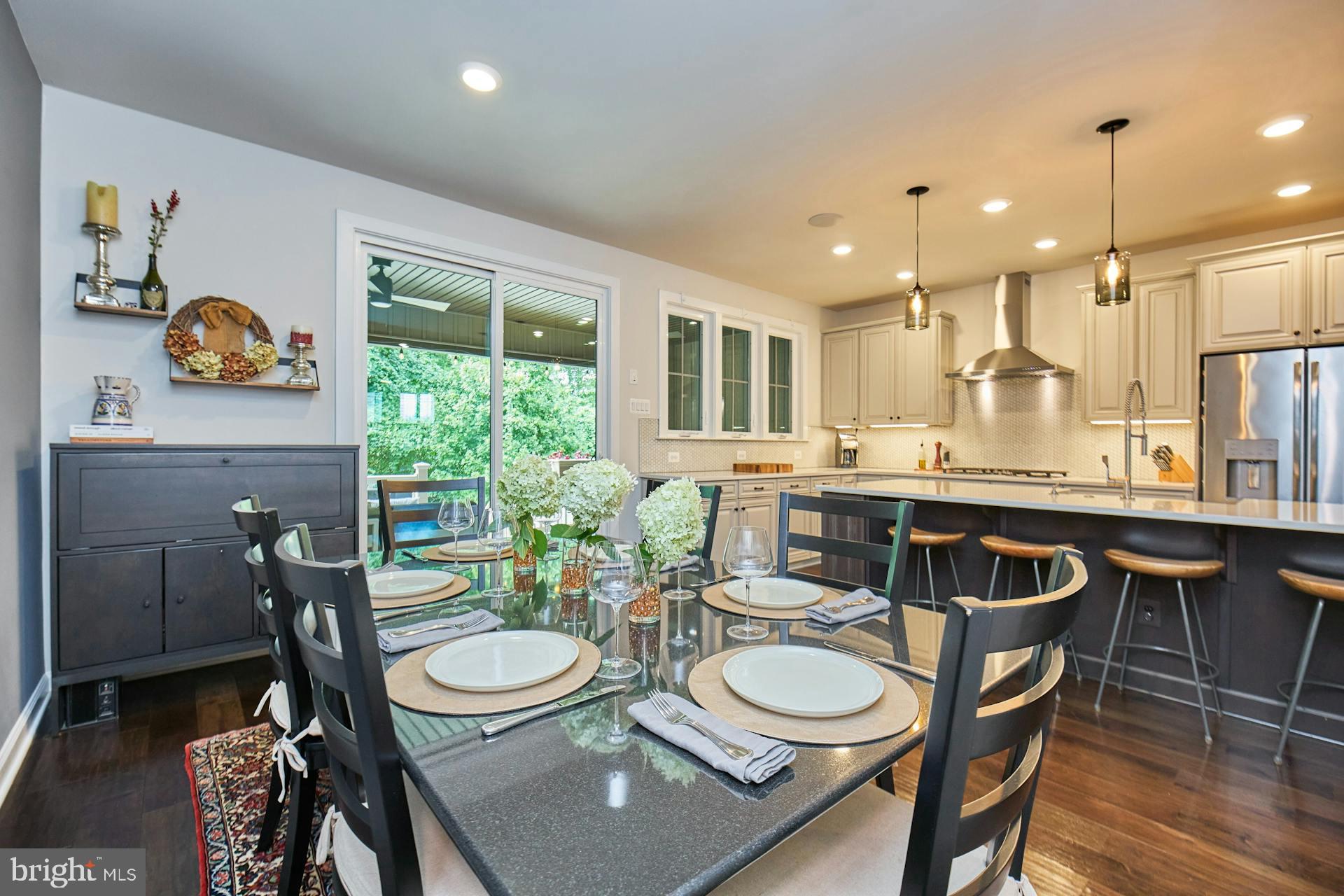 METRO ROW - Residential Lease