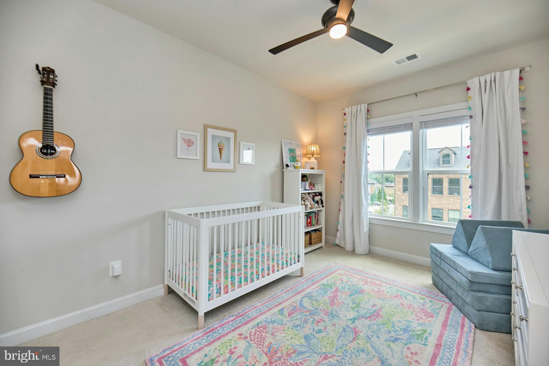 METRO ROW - Residential Lease