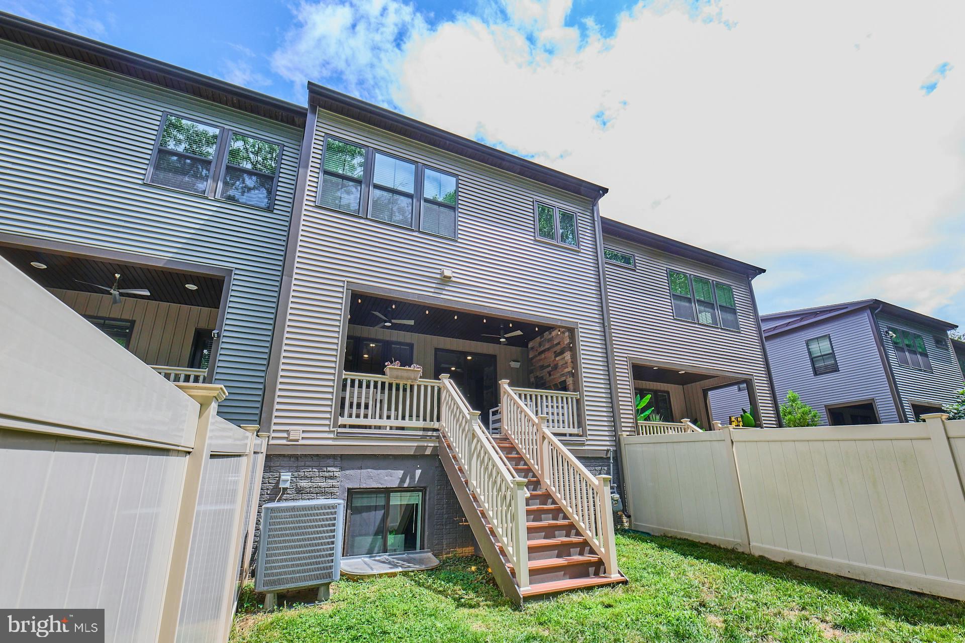 METRO ROW - Residential Lease