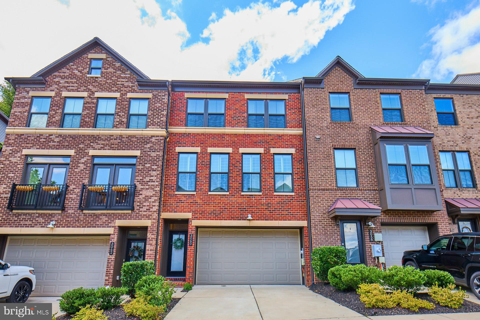 METRO ROW - Residential Lease