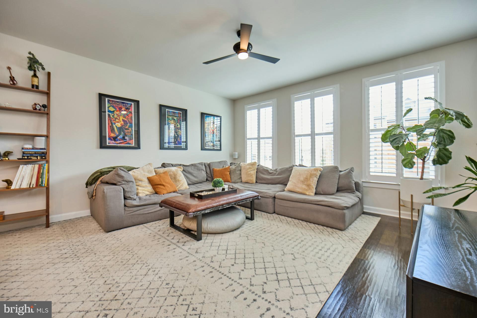 METRO ROW - Residential Lease