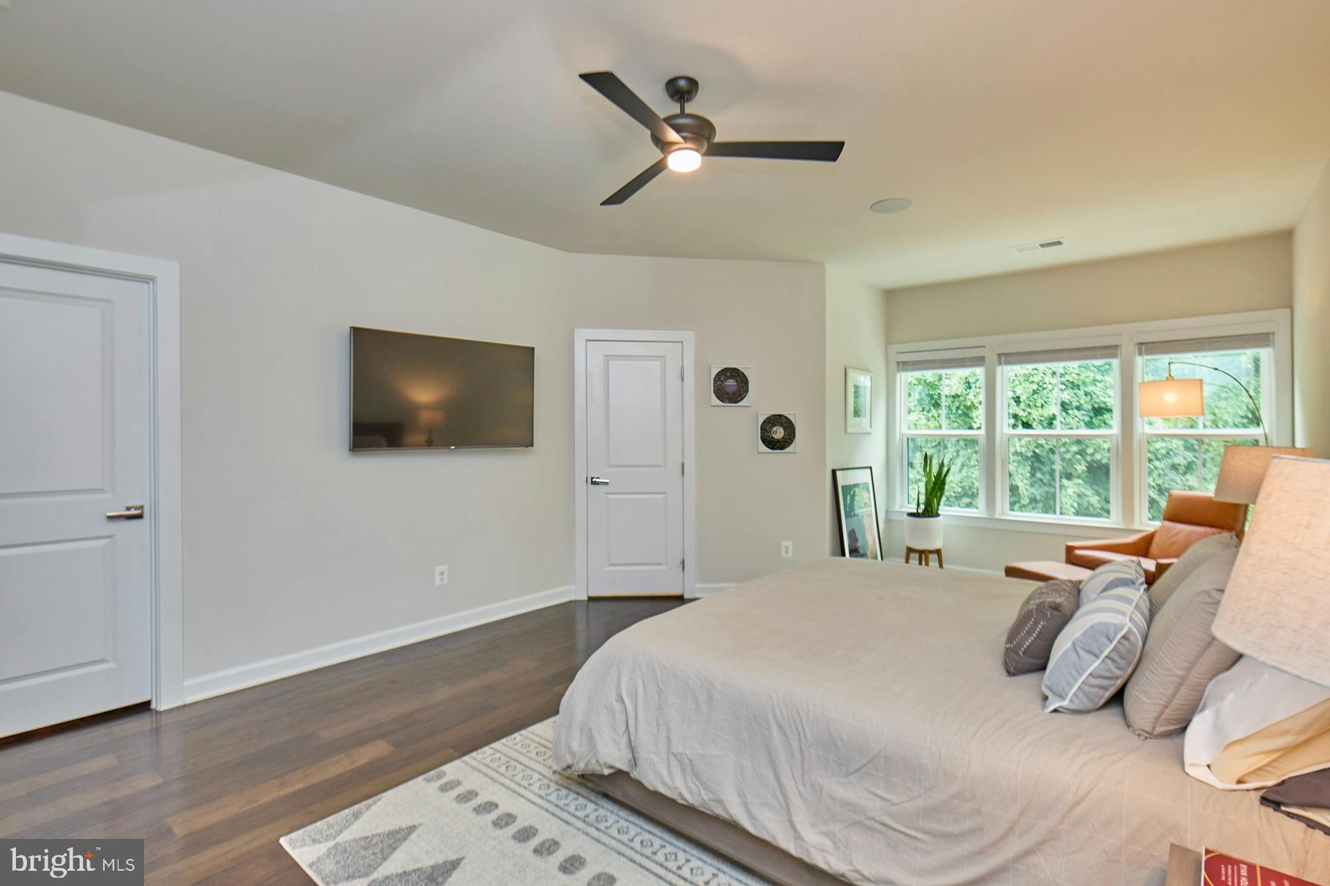 METRO ROW - Residential Lease