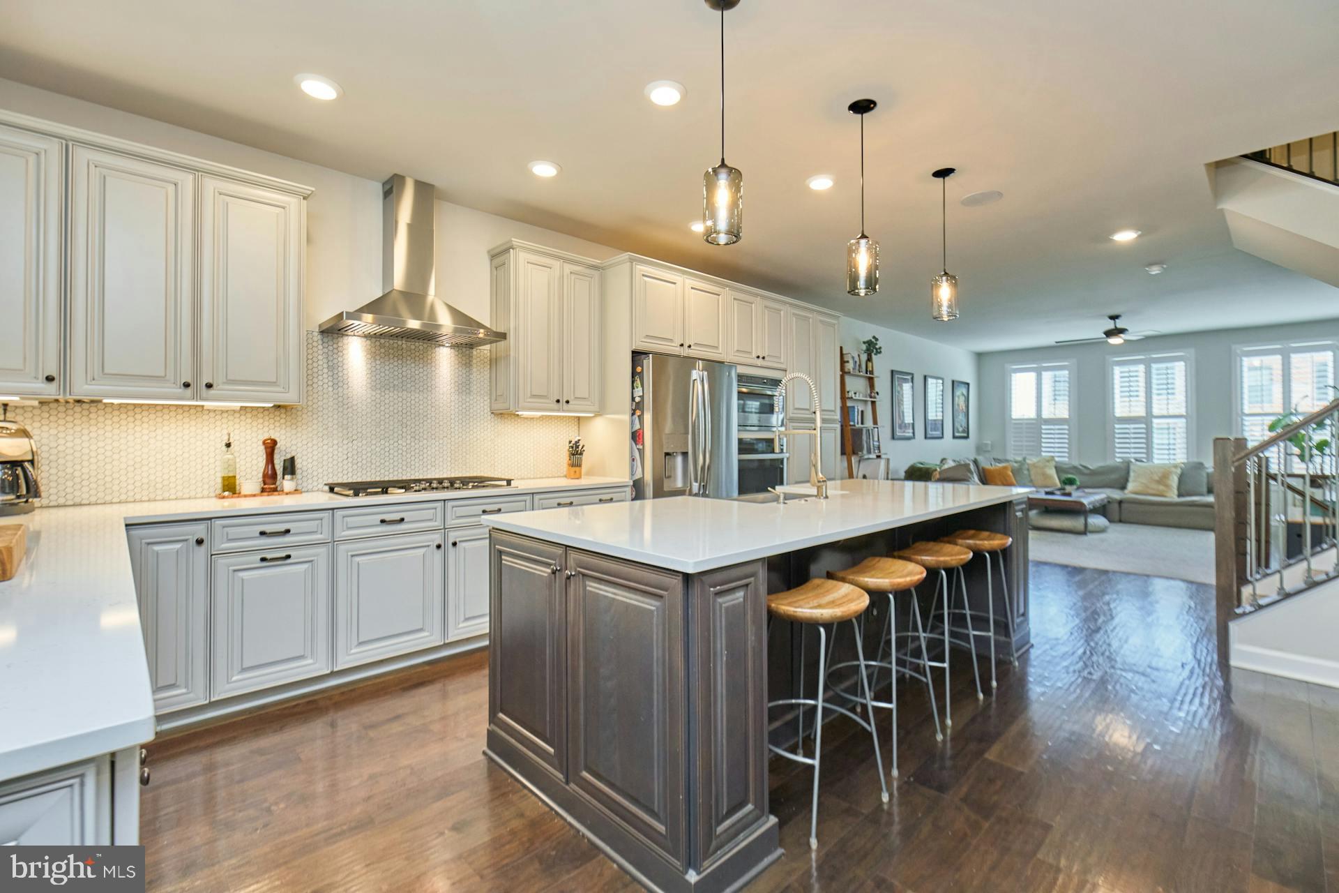 METRO ROW - Residential Lease