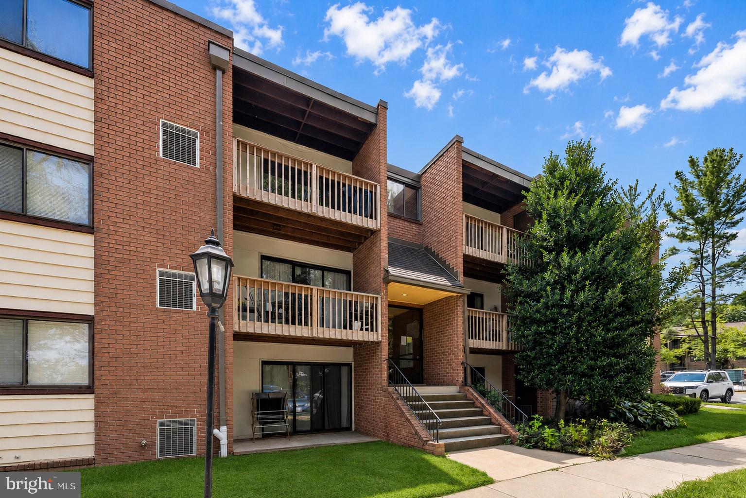 10725 W WEST DRIVE 203