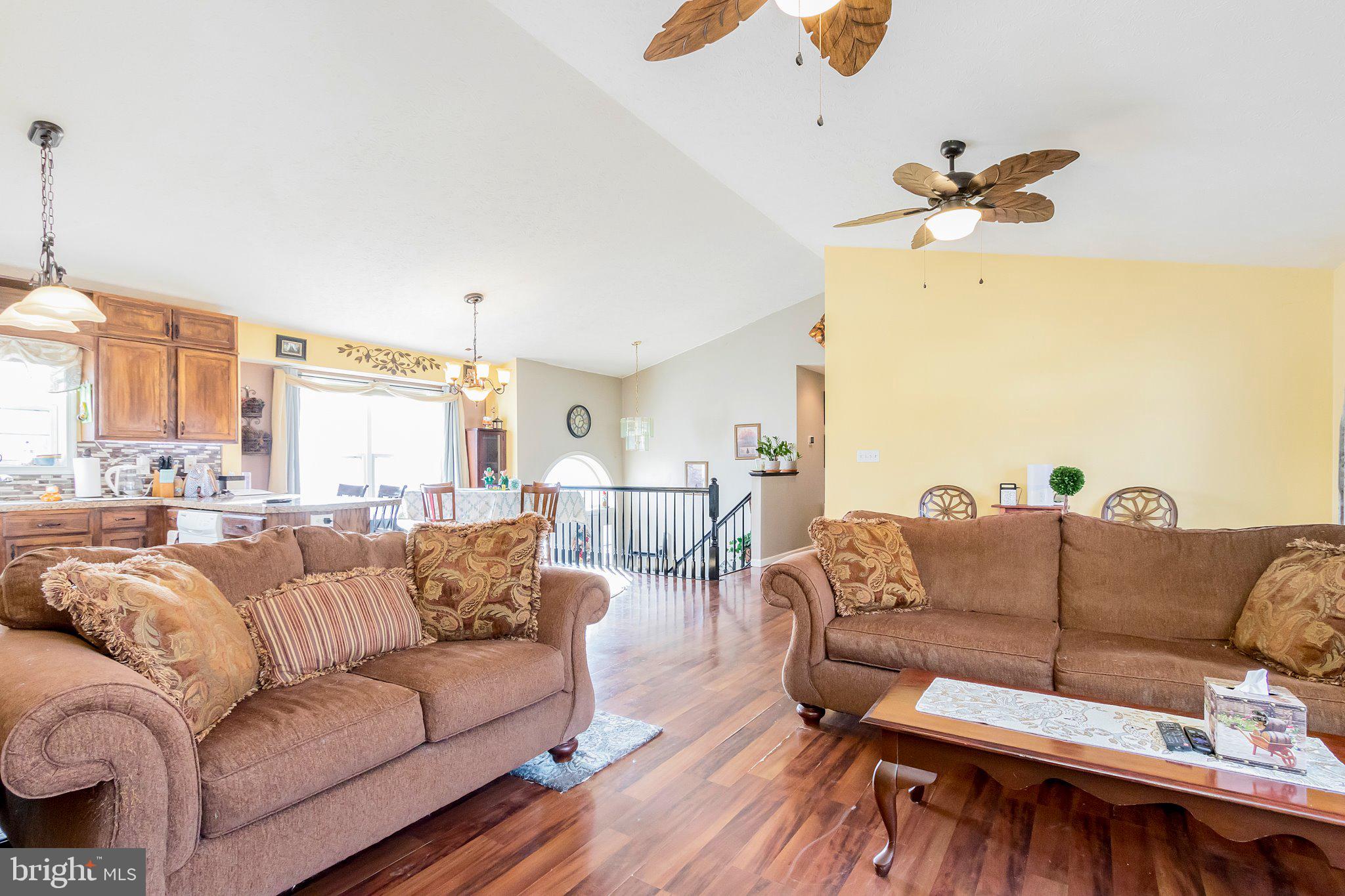 RIDGEFIELD - Residential