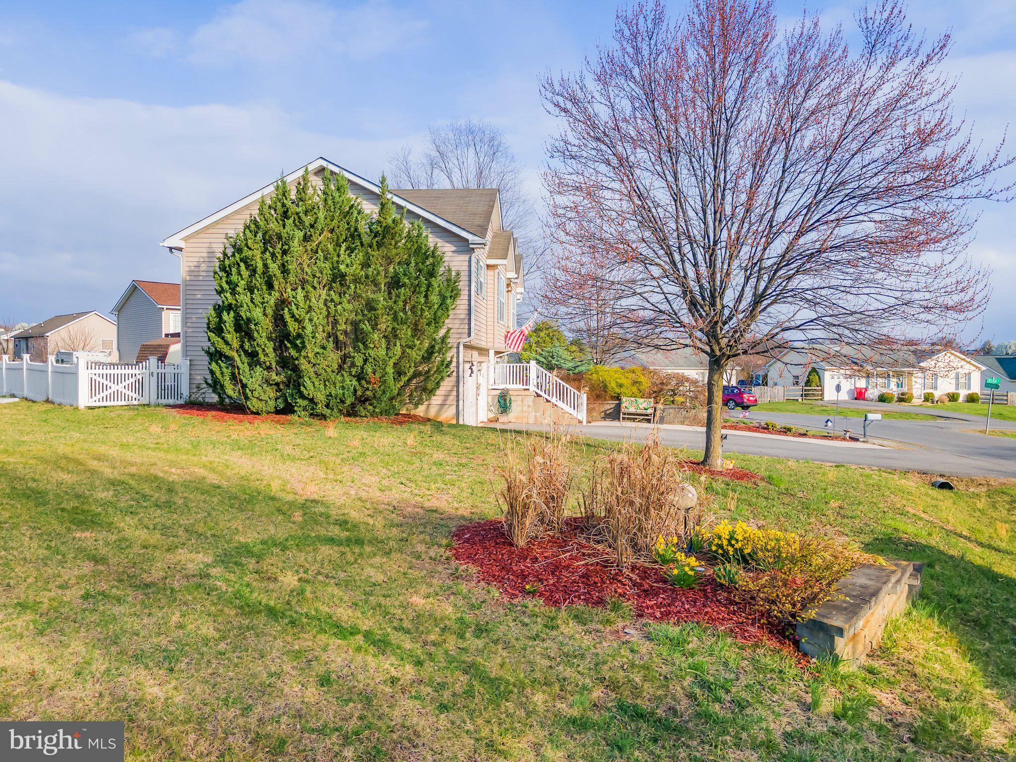 RIDGEFIELD - Residential