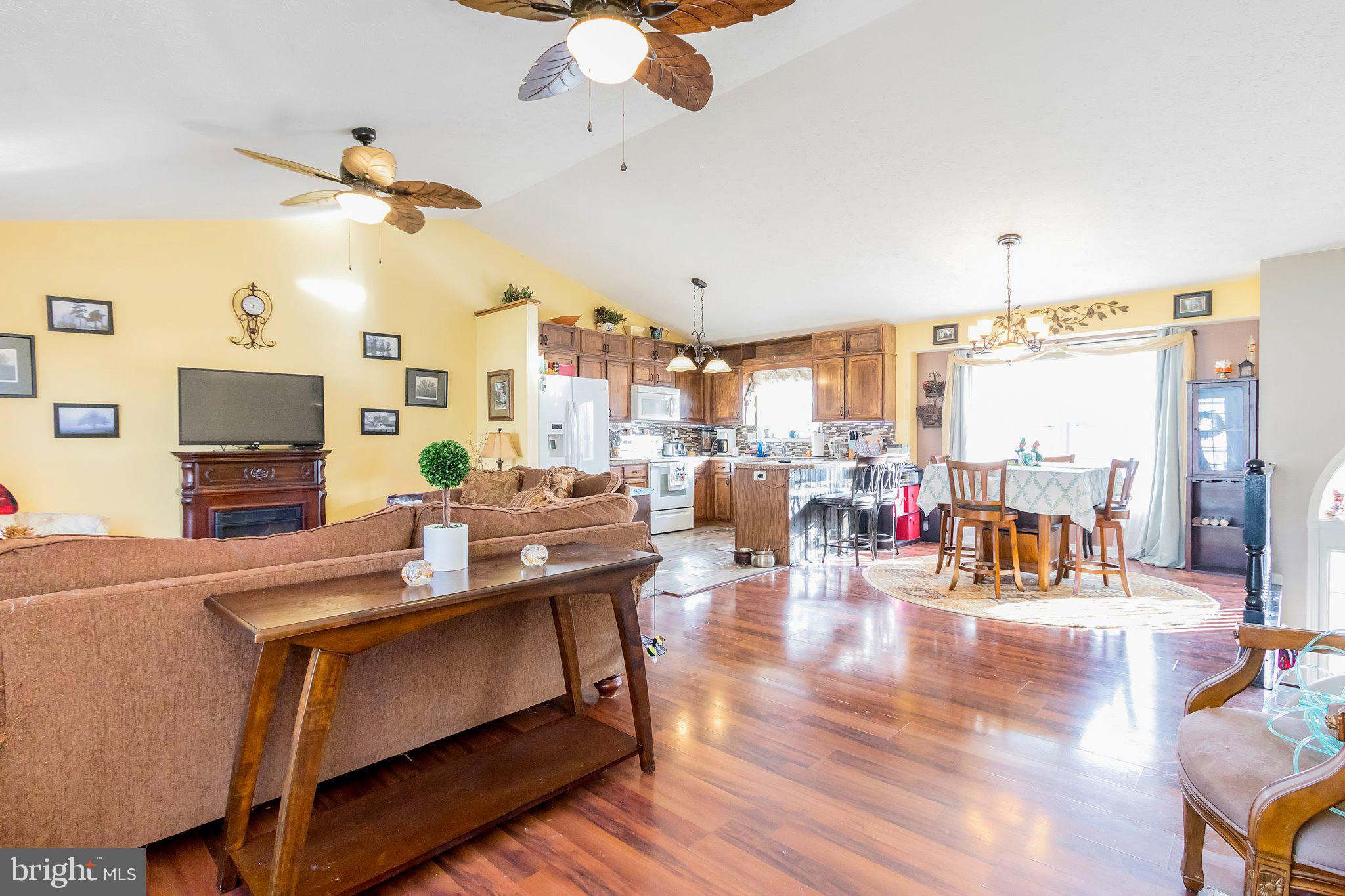 RIDGEFIELD - Residential