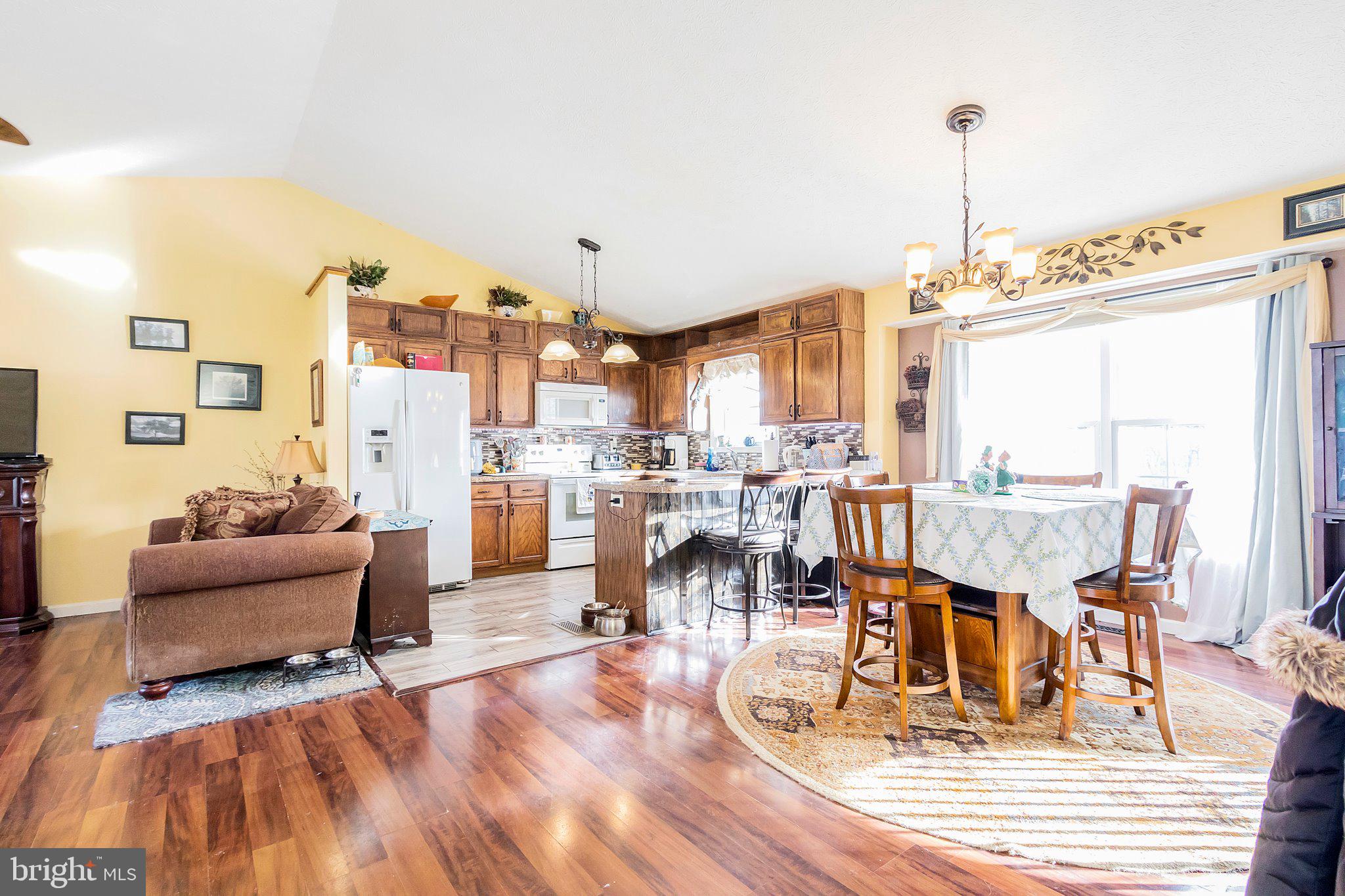 RIDGEFIELD - Residential