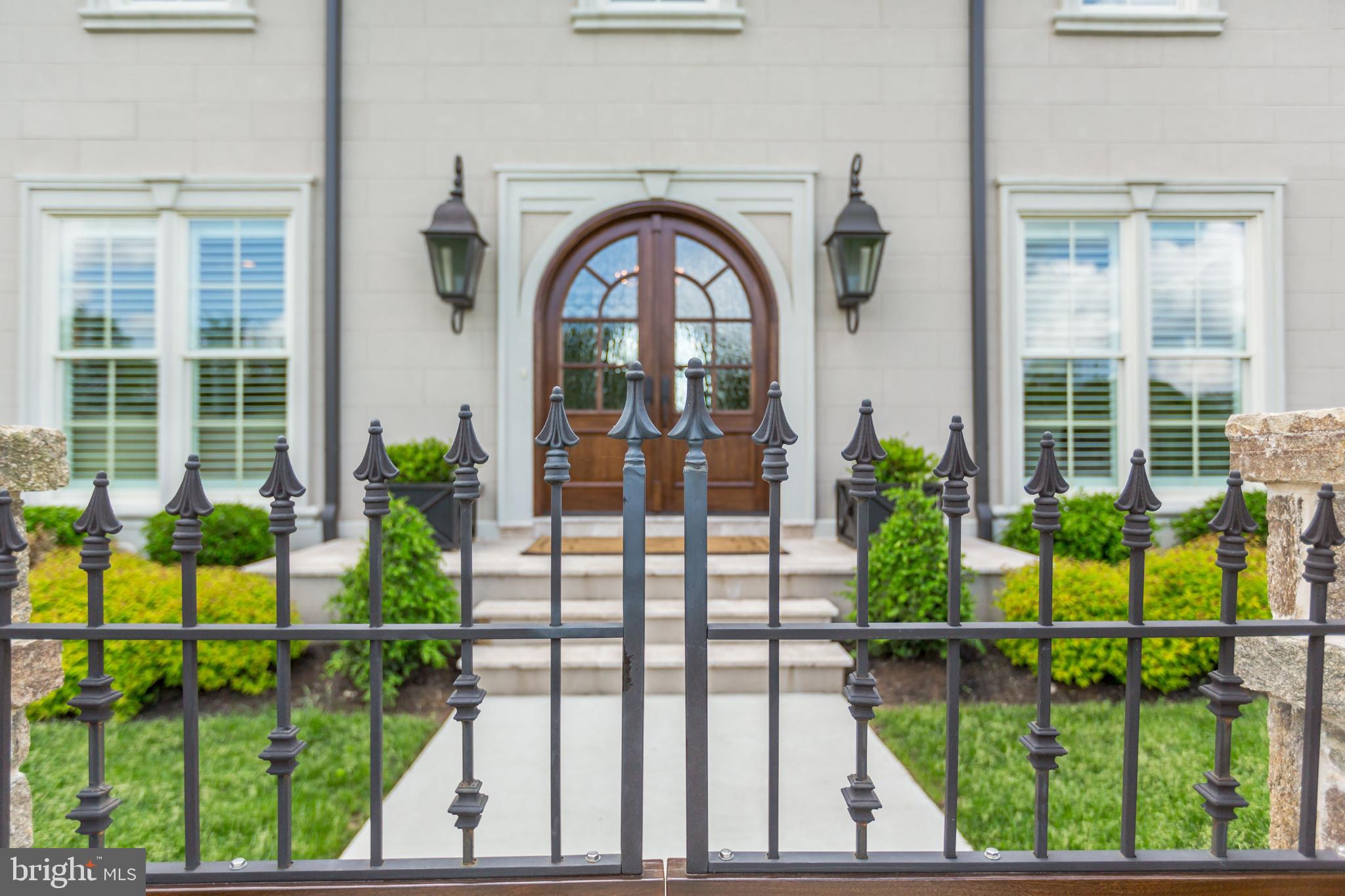 CREIGHTON FARMS - Residential