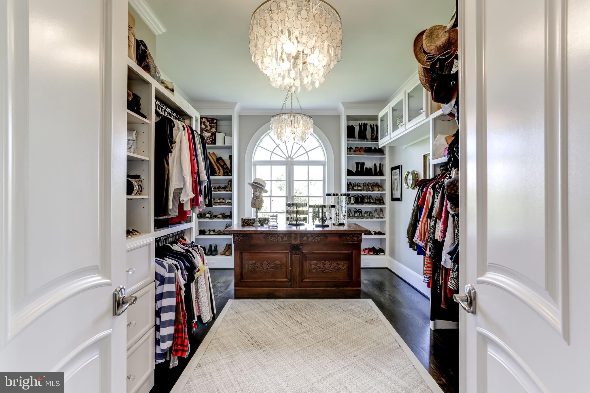 CREIGHTON FARMS - Residential