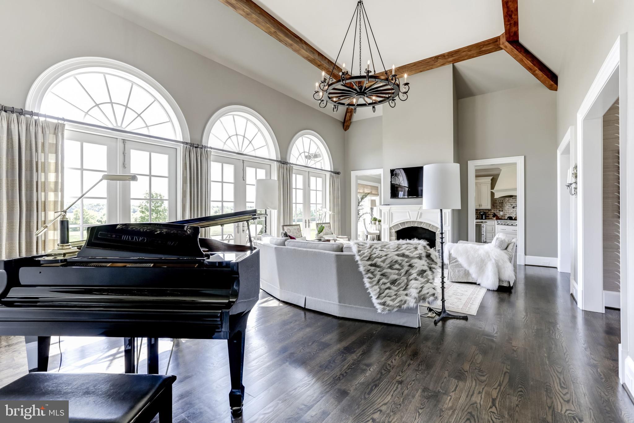 CREIGHTON FARMS - Residential