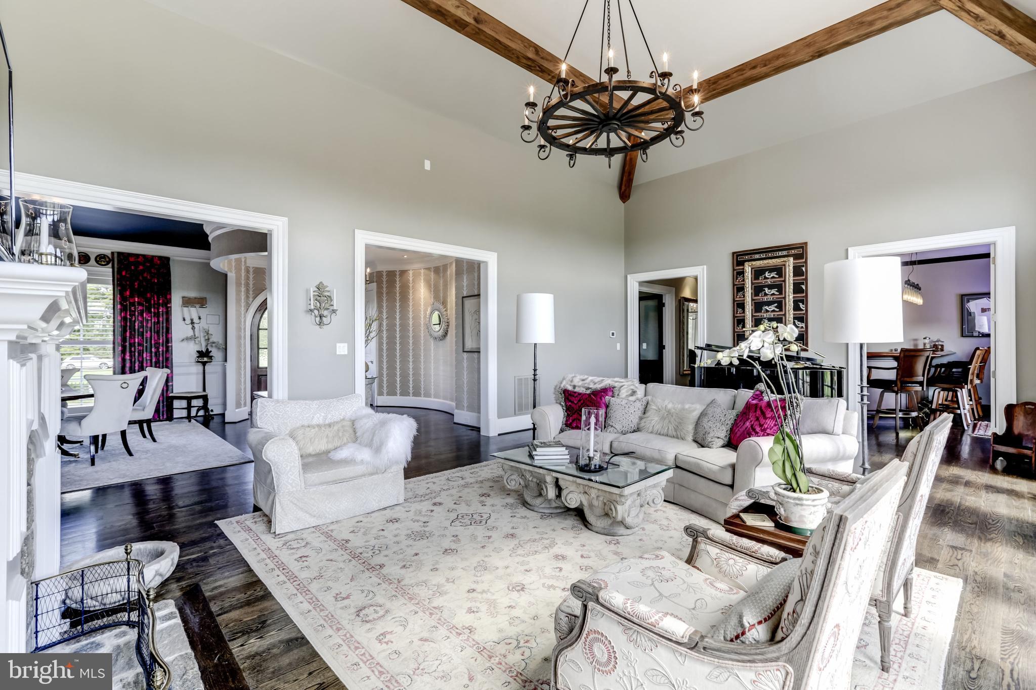 CREIGHTON FARMS - Residential