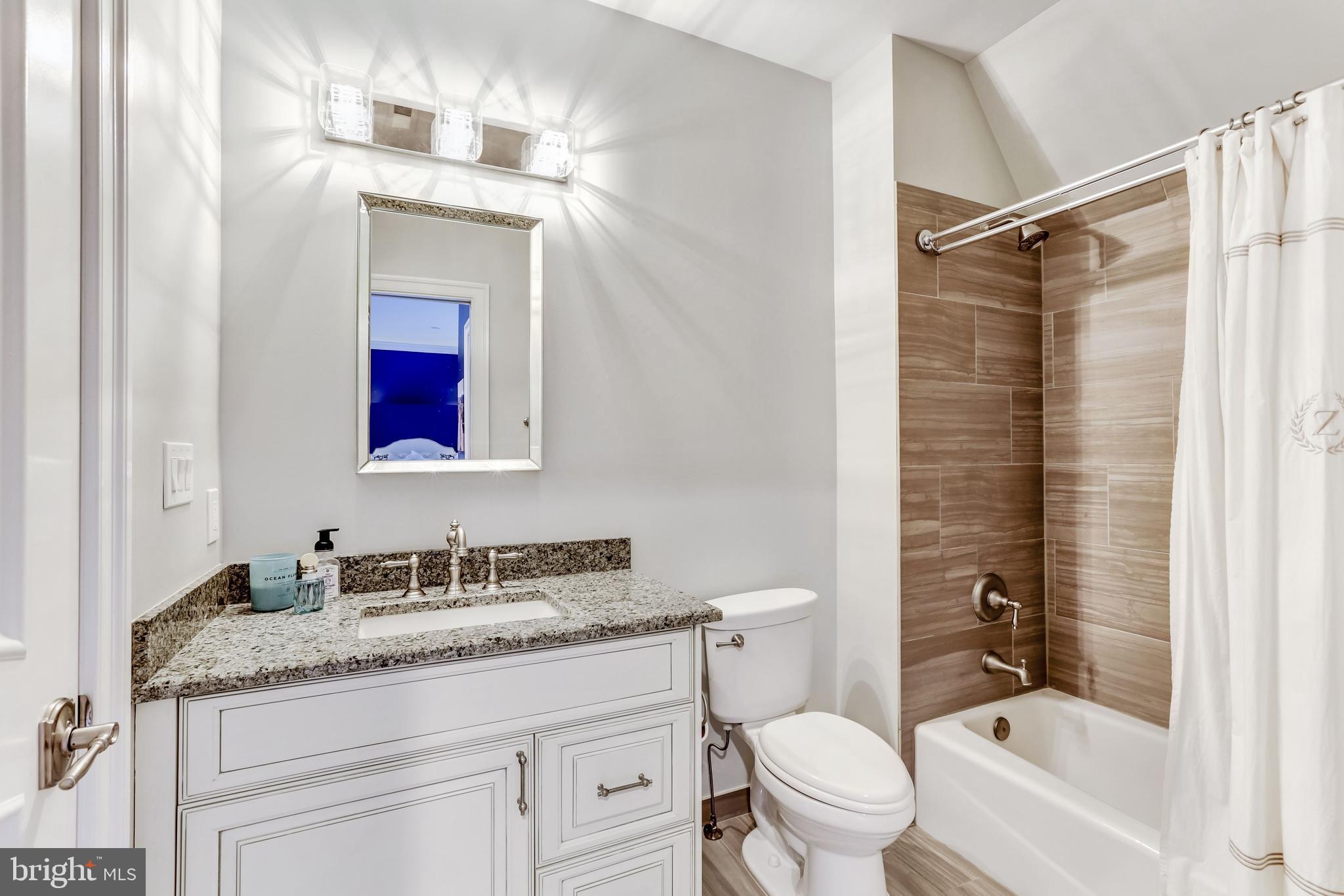 CREIGHTON FARMS - Residential