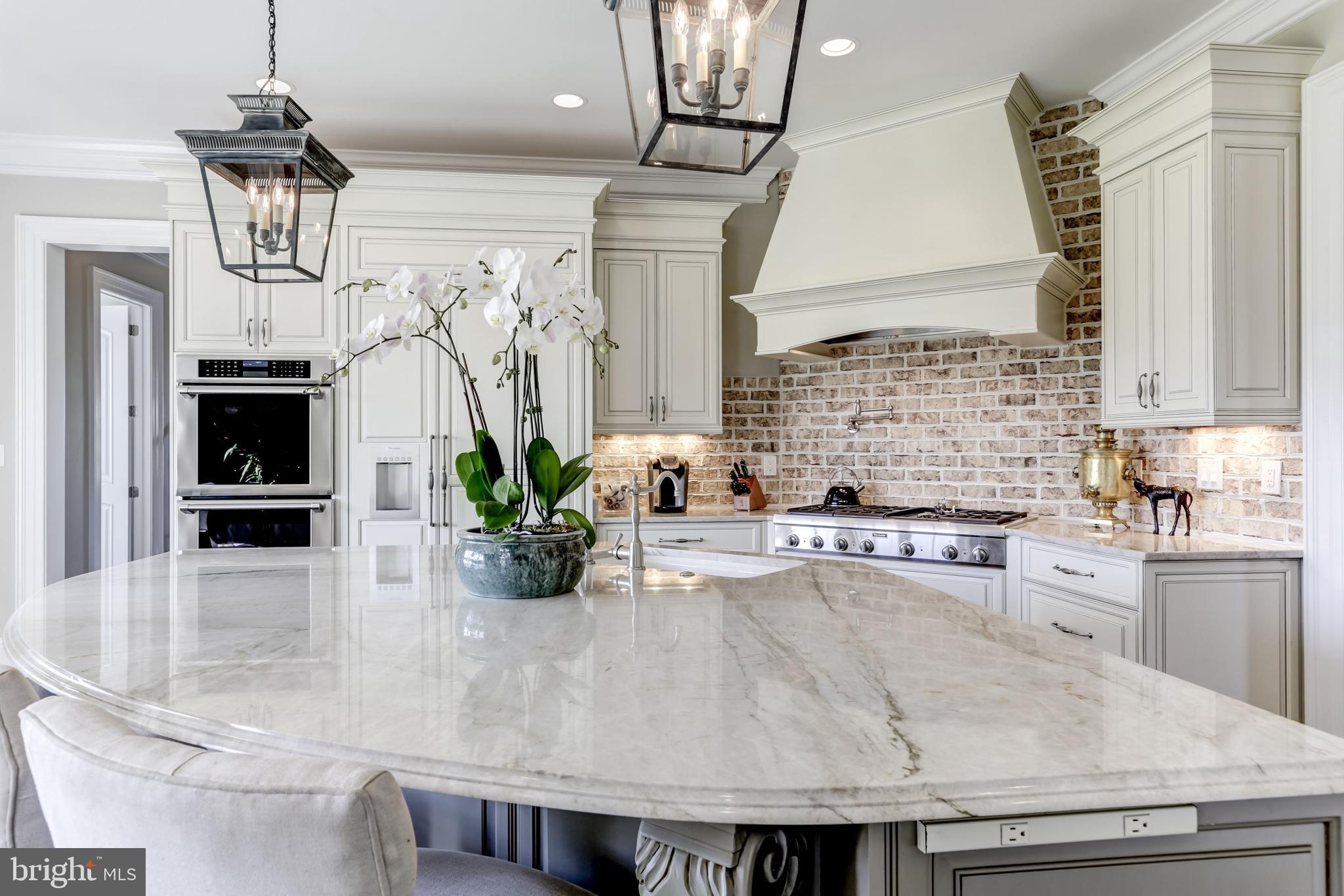 CREIGHTON FARMS - Residential