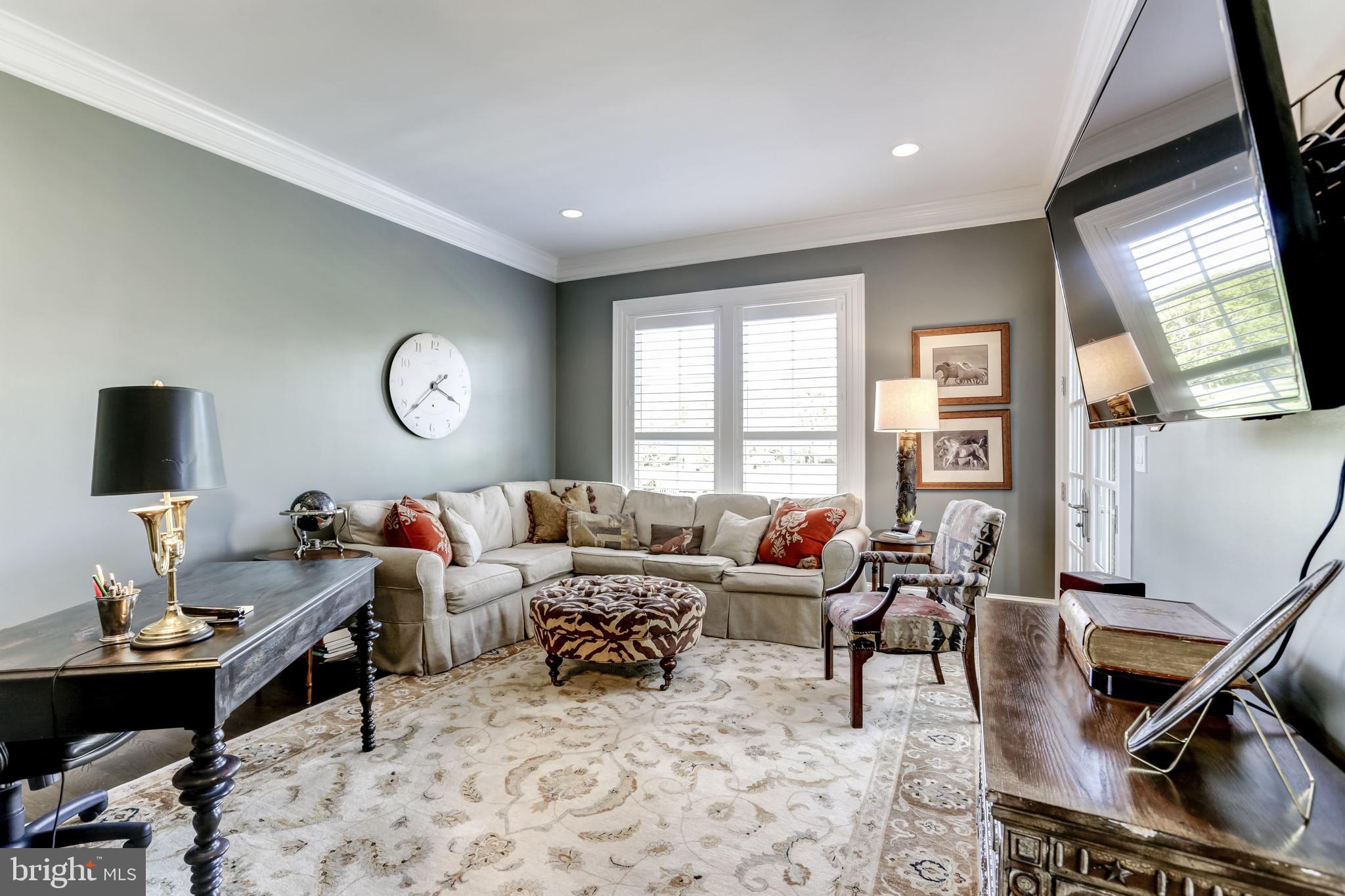 CREIGHTON FARMS - Residential