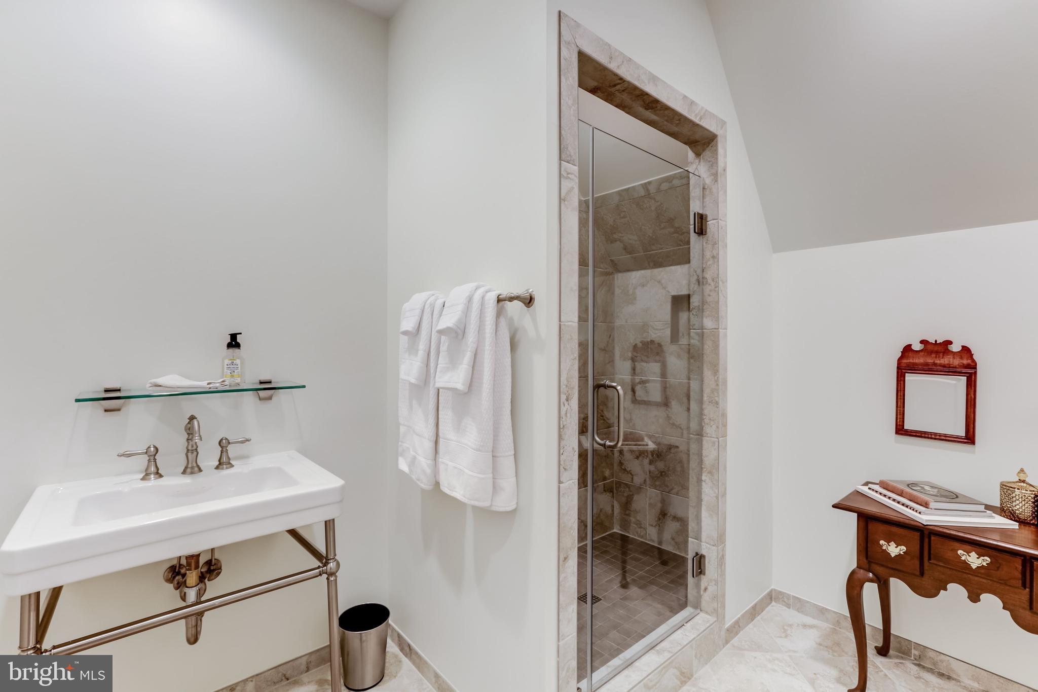 CREIGHTON FARMS - Residential