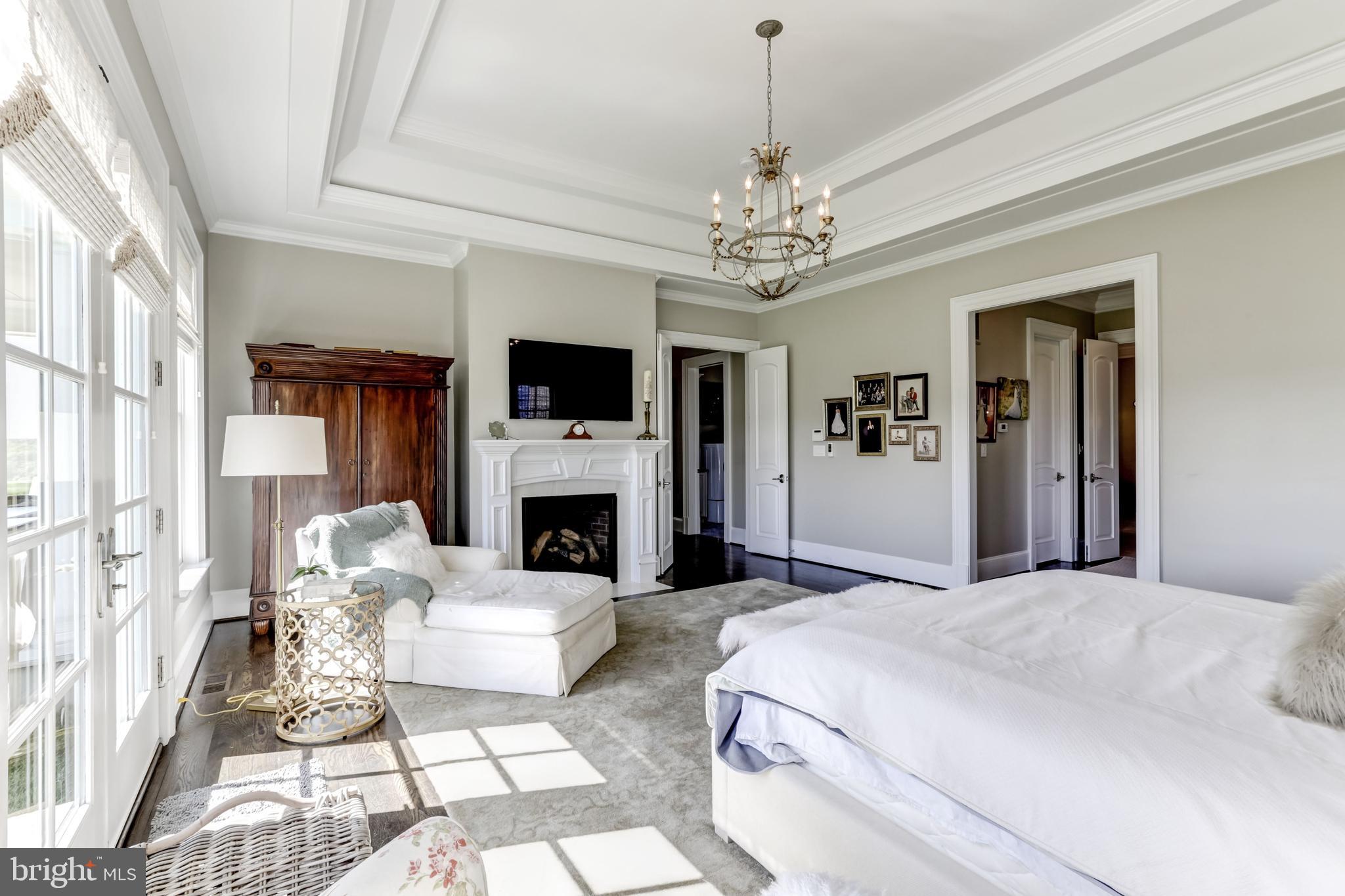 CREIGHTON FARMS - Residential