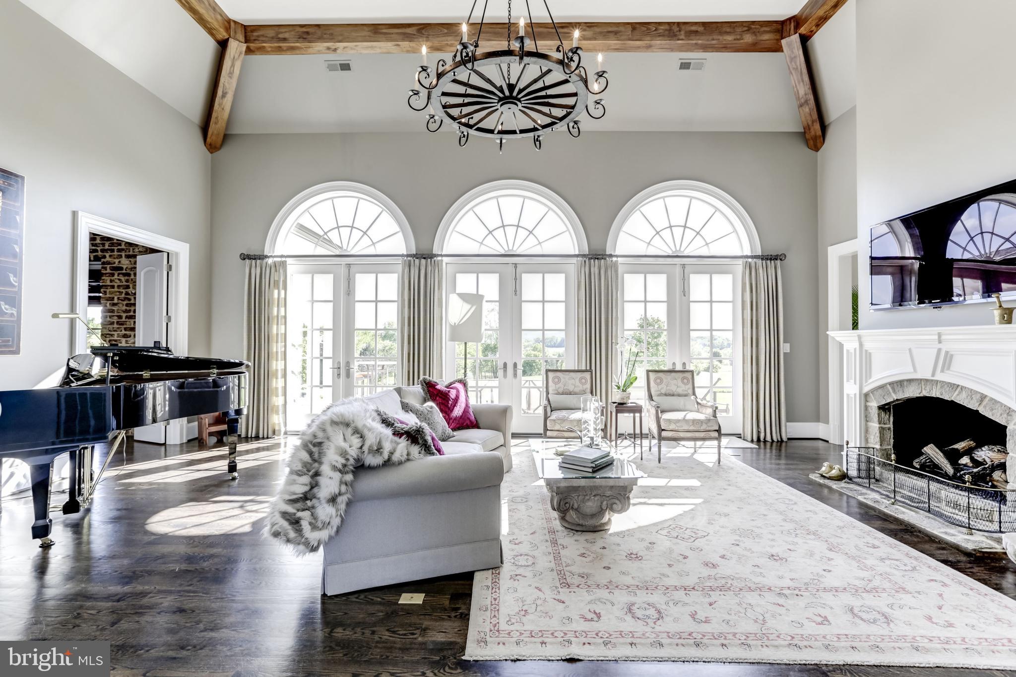 CREIGHTON FARMS - Residential