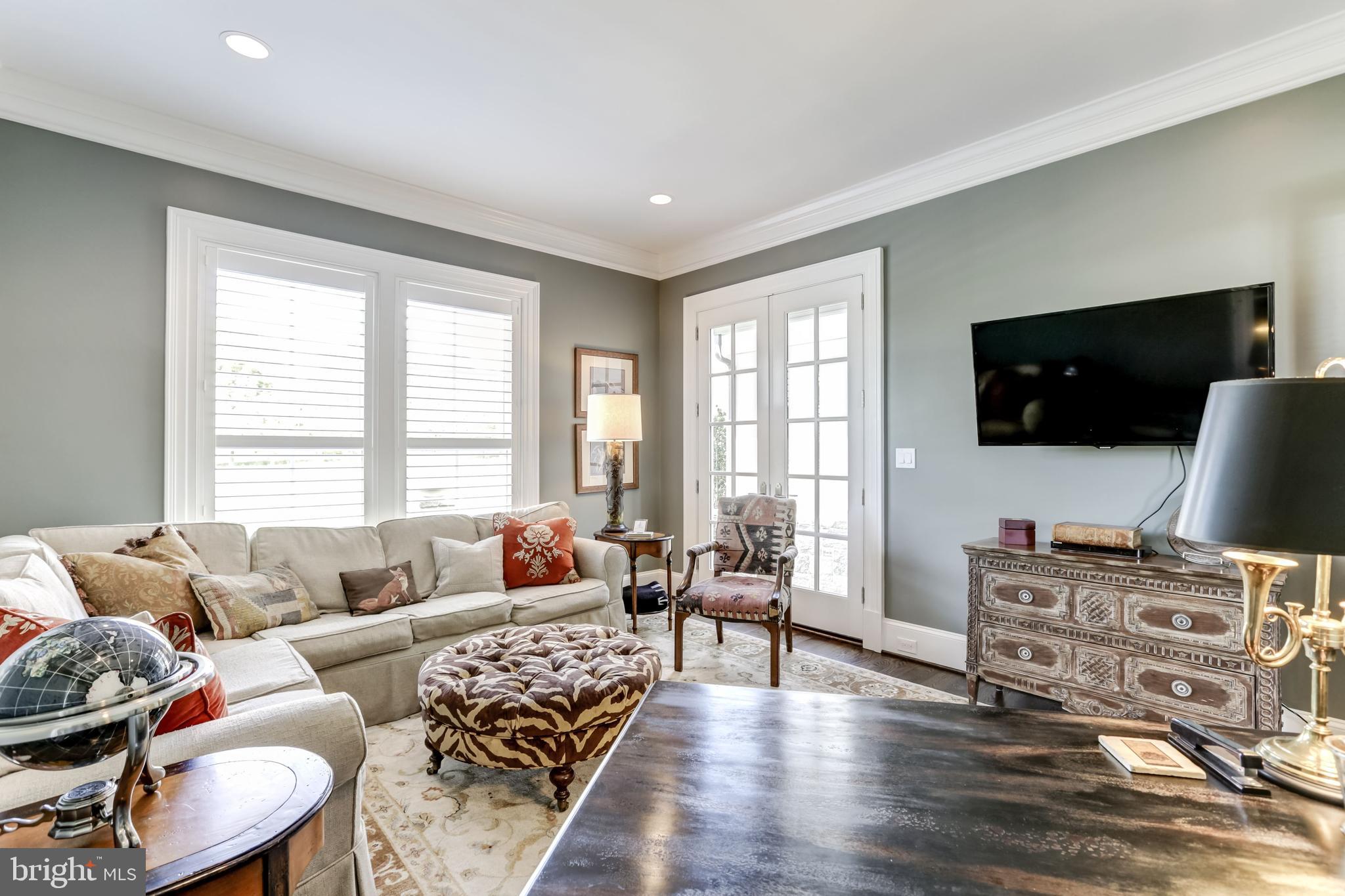 CREIGHTON FARMS - Residential