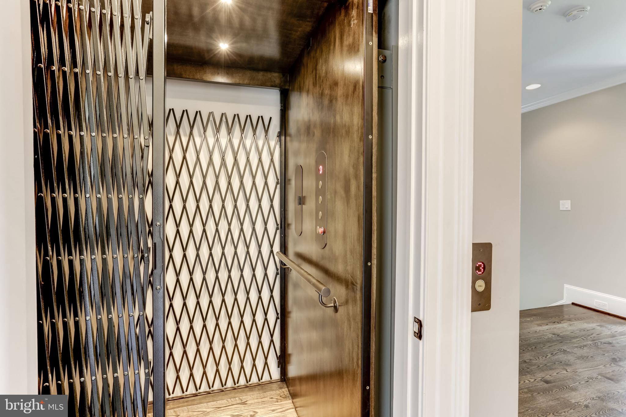 CREIGHTON FARMS - Residential