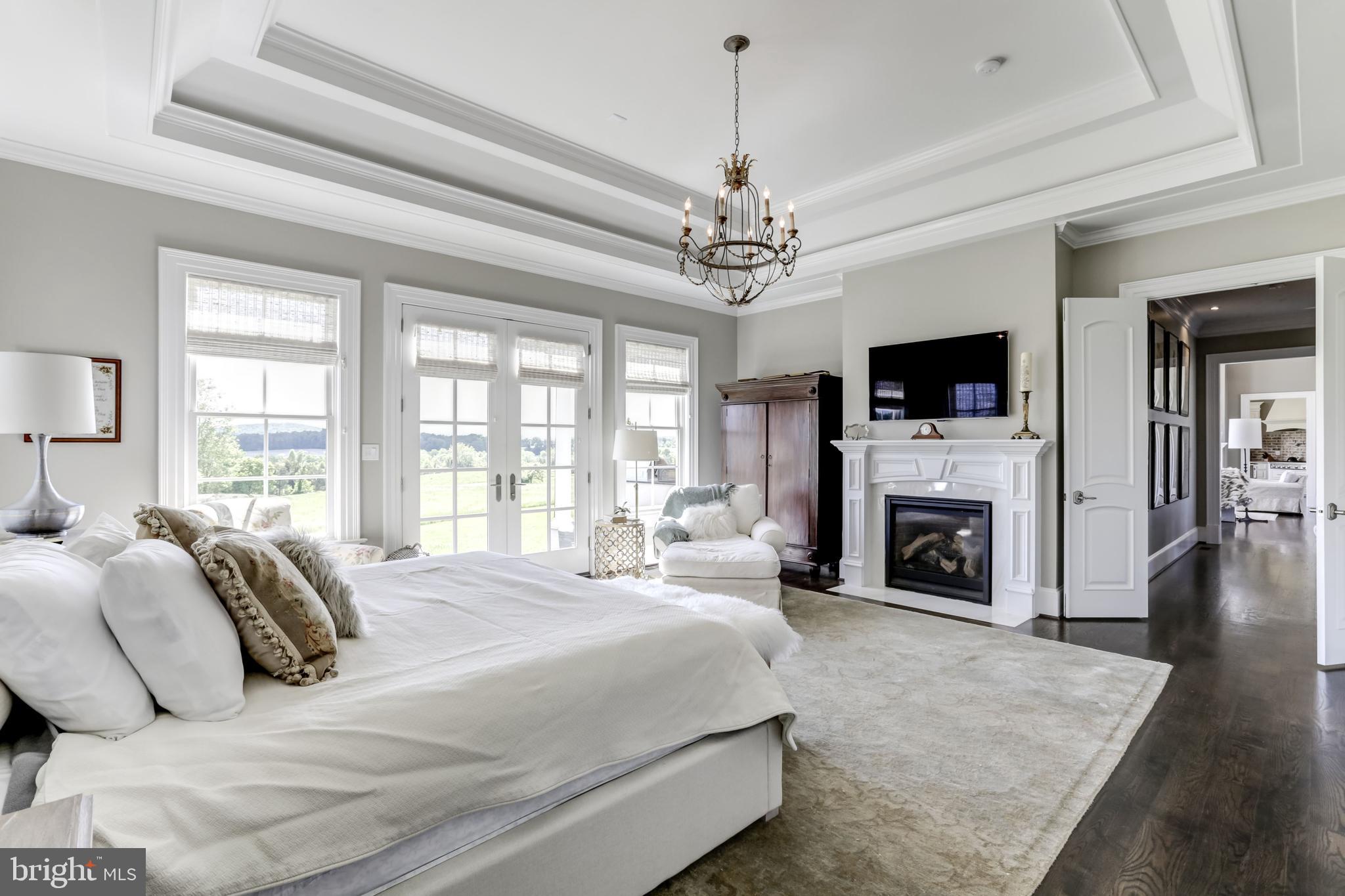 CREIGHTON FARMS - Residential