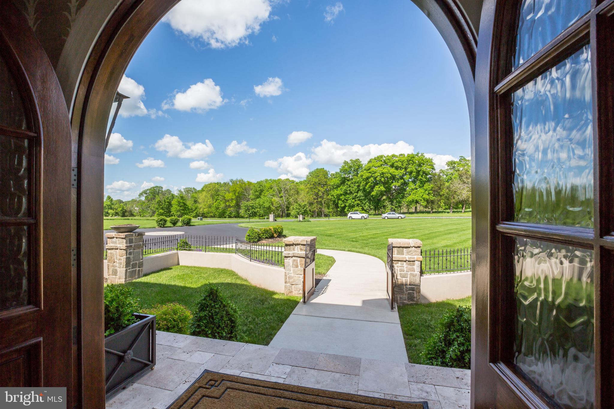 CREIGHTON FARMS - Residential