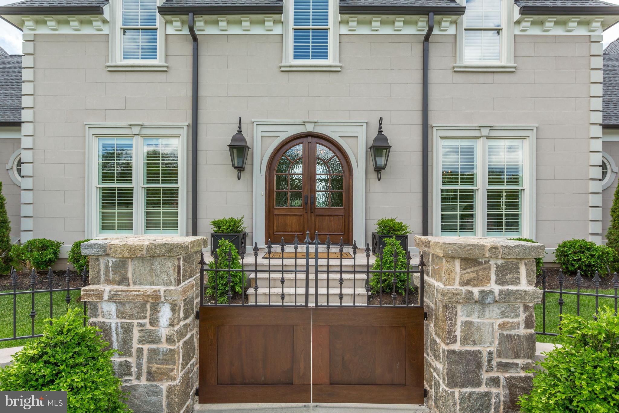 CREIGHTON FARMS - Residential