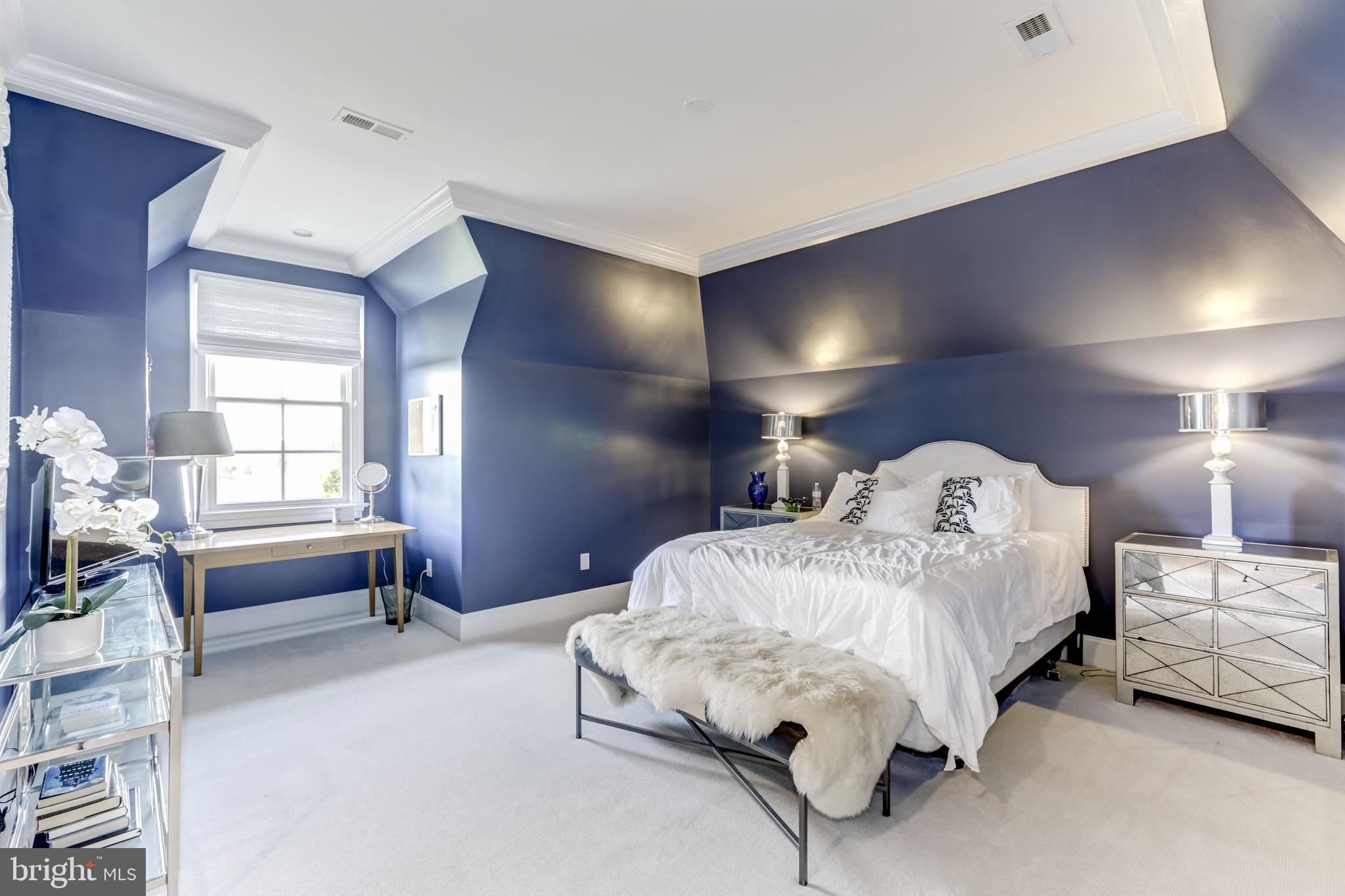 CREIGHTON FARMS - Residential