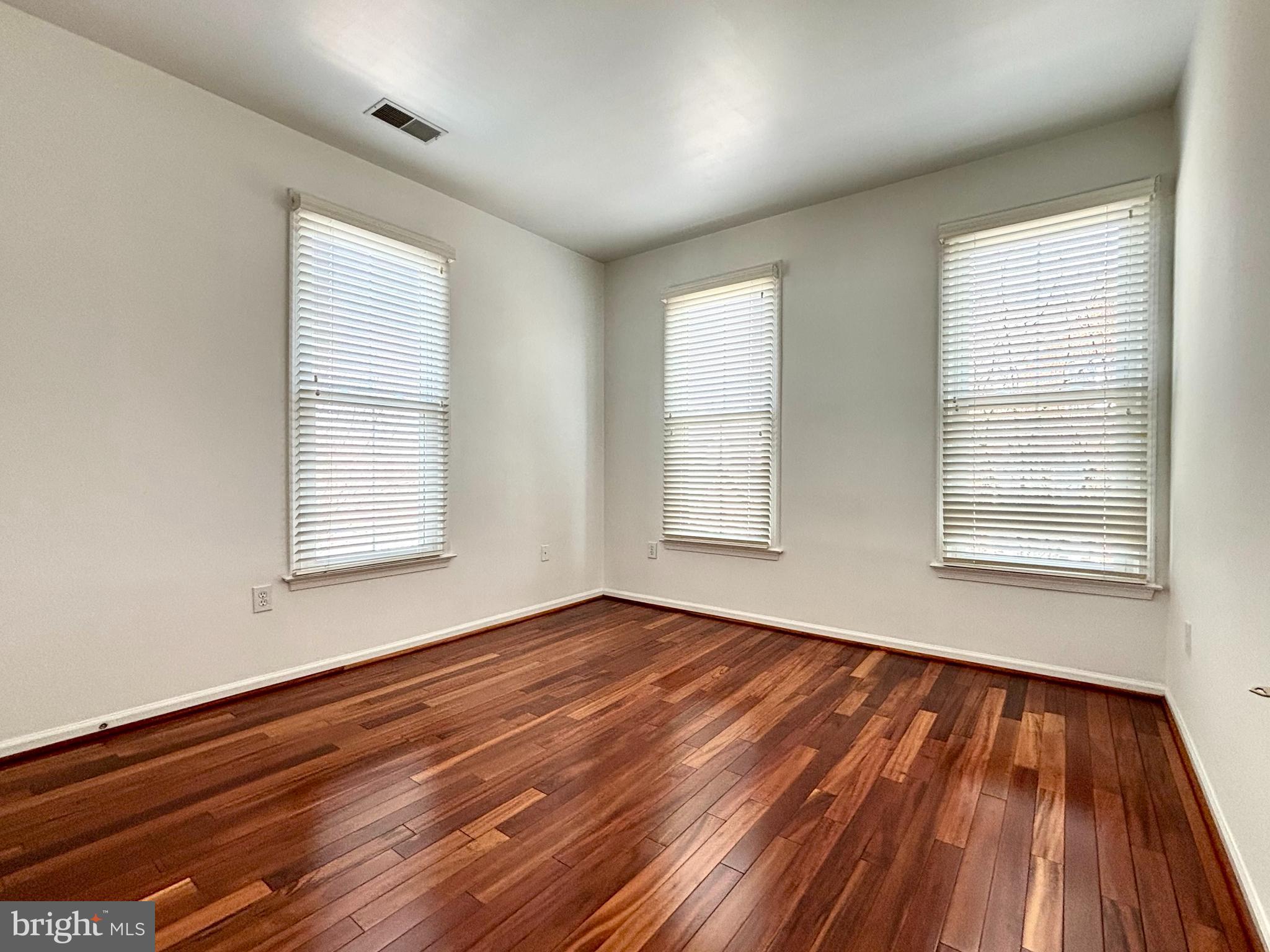 KING FARM BAILEYS COMMON - Residential
