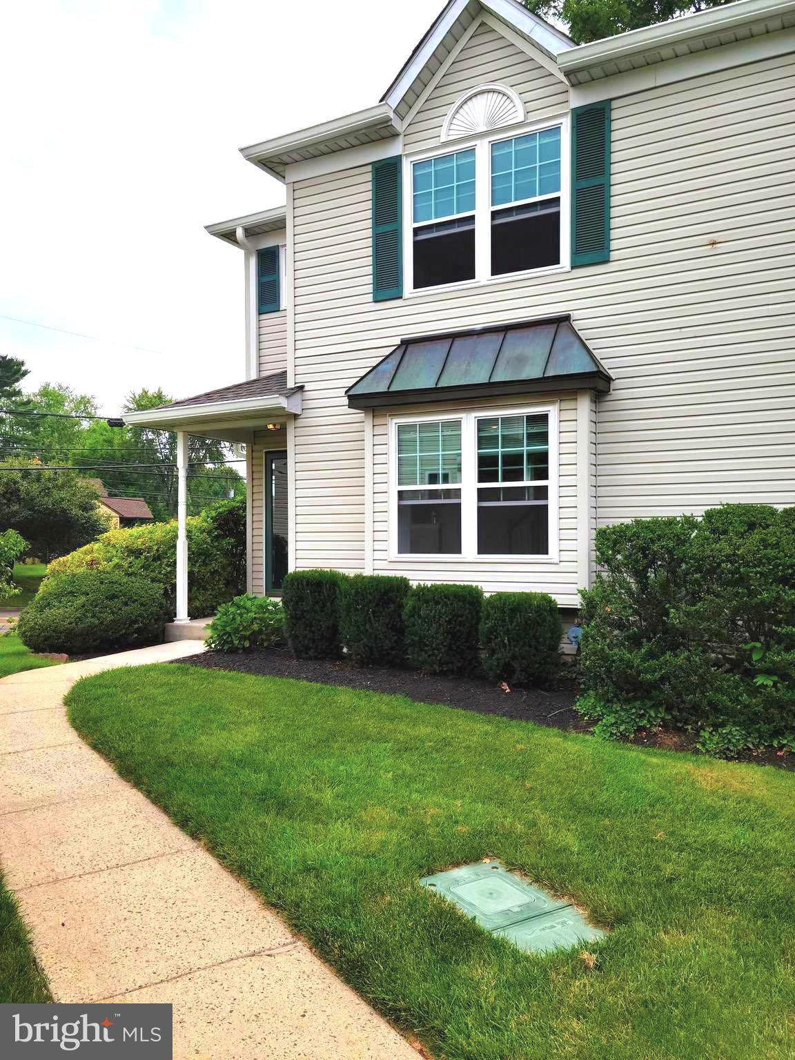 YORKSHIRE COMMONS - Residential Lease