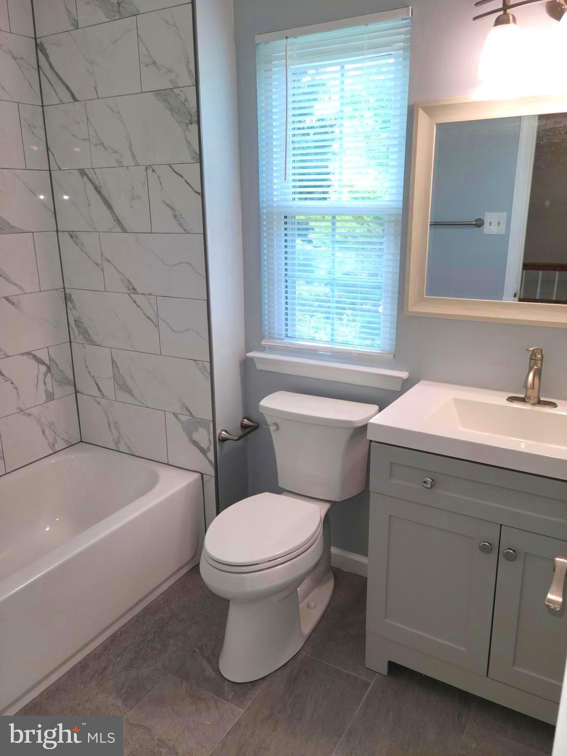 YORKSHIRE COMMONS - Residential Lease