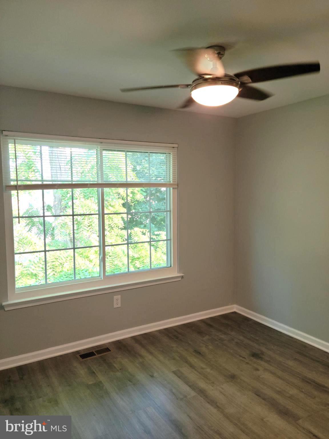 YORKSHIRE COMMONS - Residential Lease