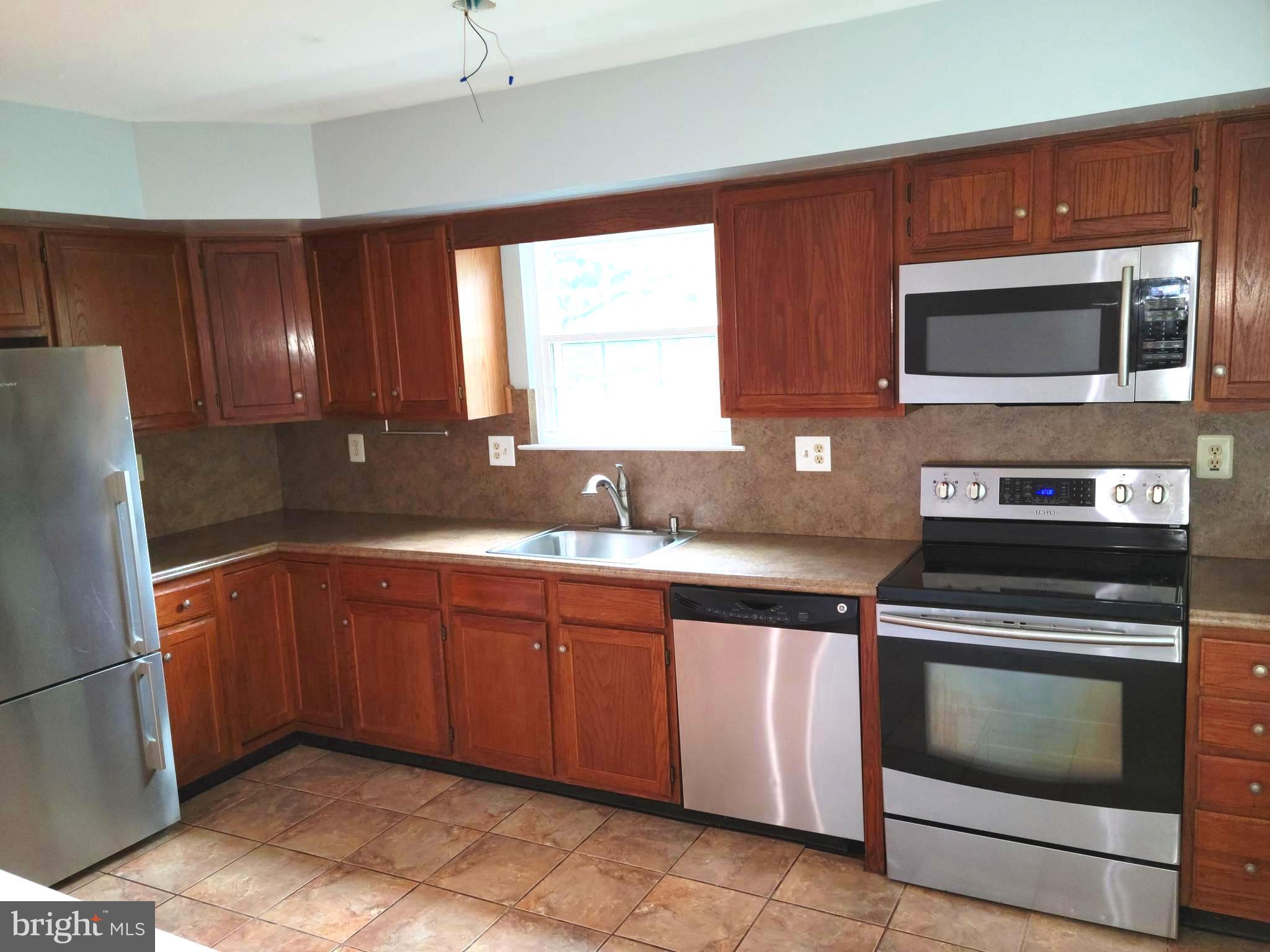 YORKSHIRE COMMONS - Residential Lease