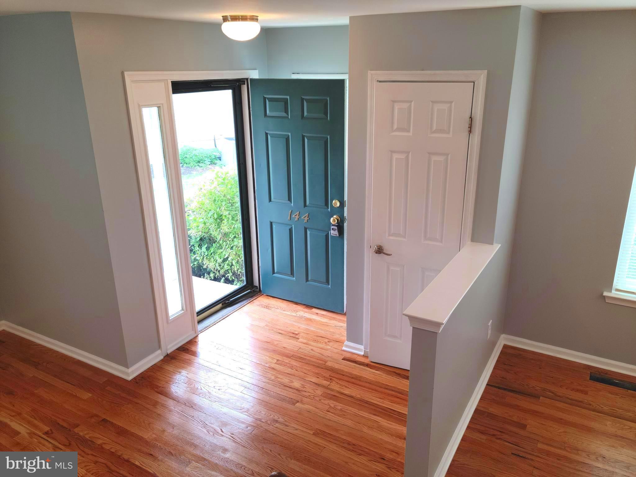 YORKSHIRE COMMONS - Residential Lease