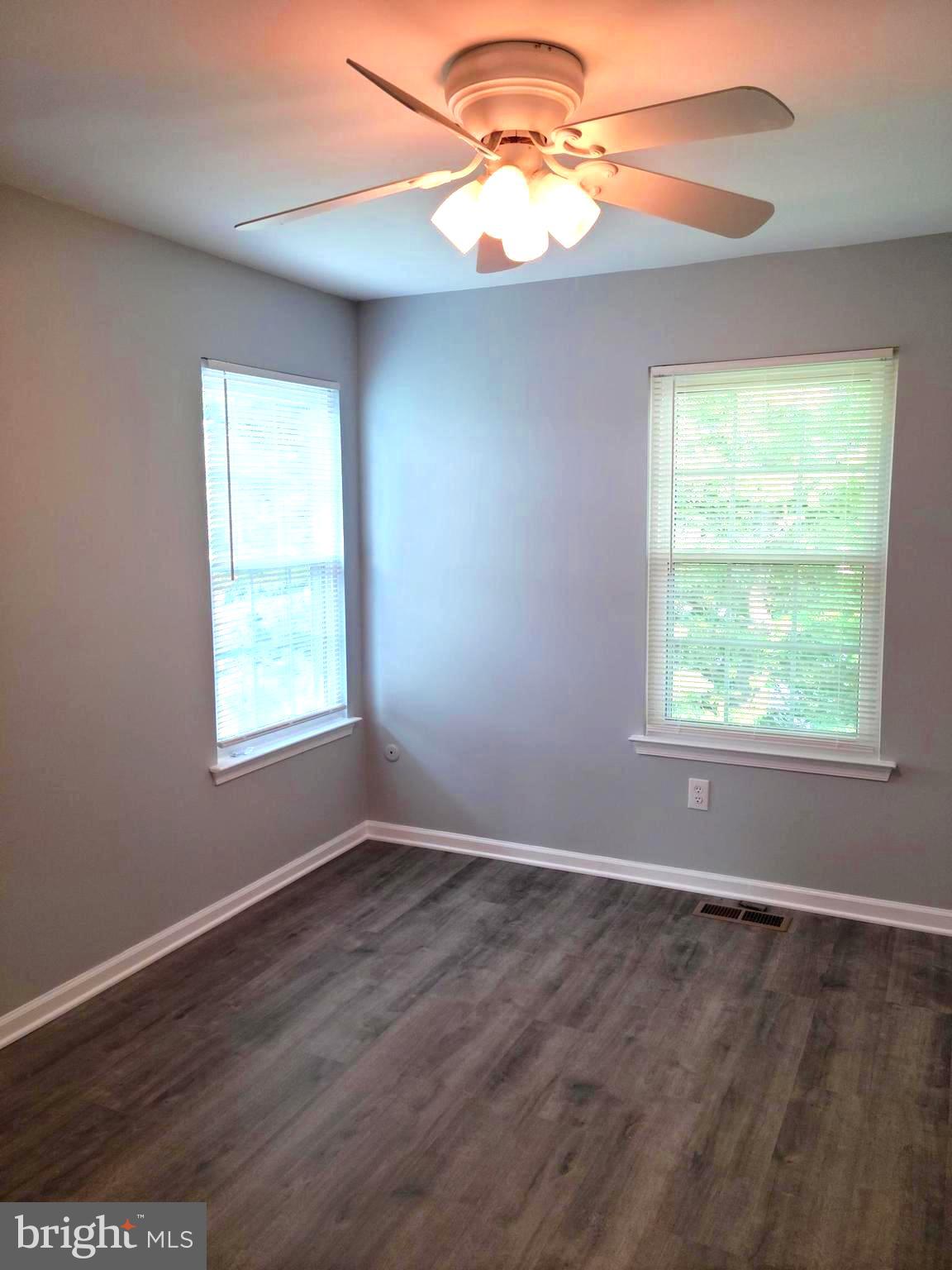 YORKSHIRE COMMONS - Residential Lease